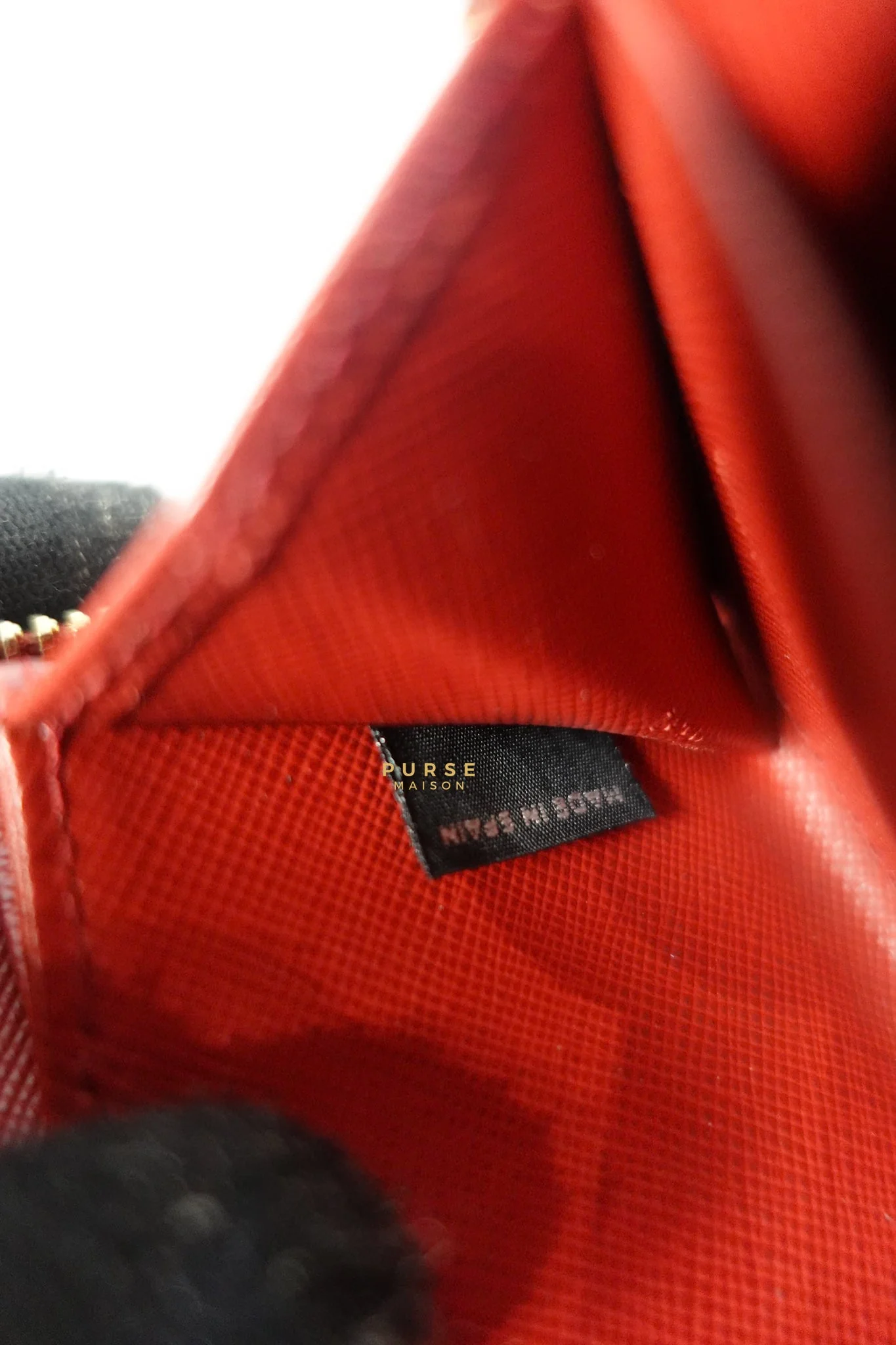 Prada Zipped Cardholder in Red Leather - Image 17