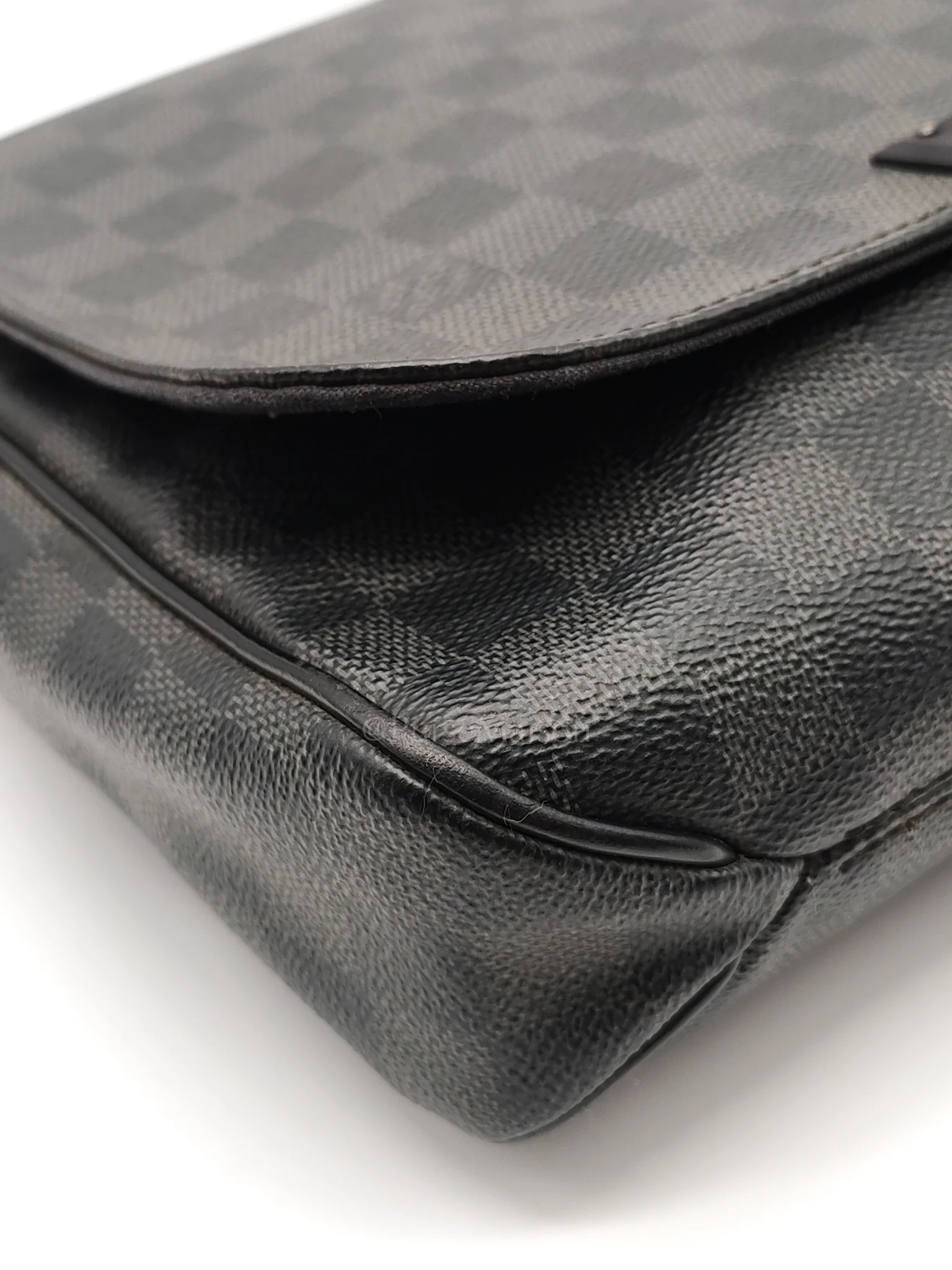 Louis Vuitton District PM Messenger Bag in Damier Graphite Canvas (Date Code: FL4105) - Image 8
