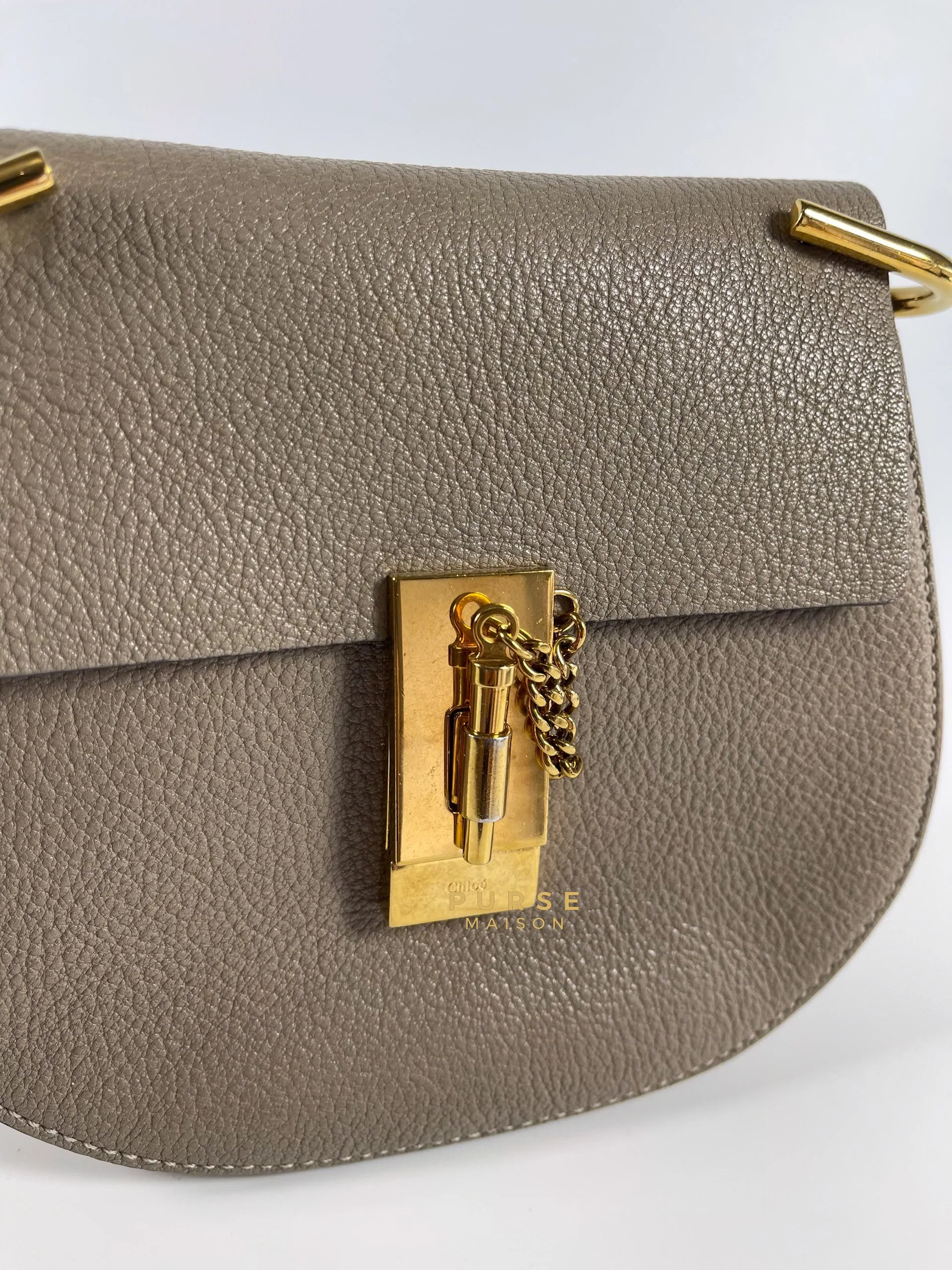 Chloe Drew Small Grey Chain Crossbody Bag - Image 6