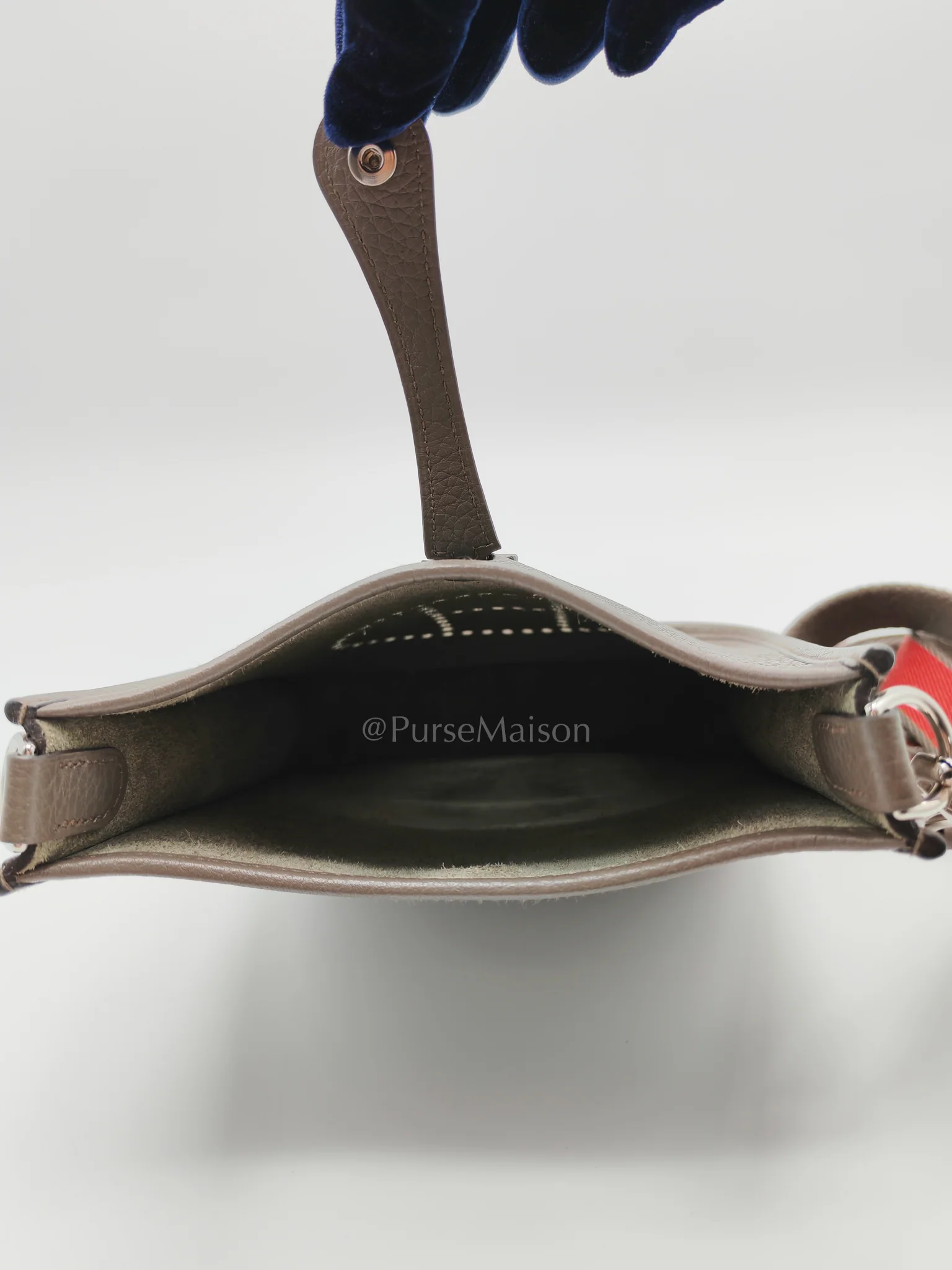 Hermes Evelyne TPM Etain in Clemence Leather and Palladium Hardware Bi-color Strap Stamp T (2015) - Image 16
