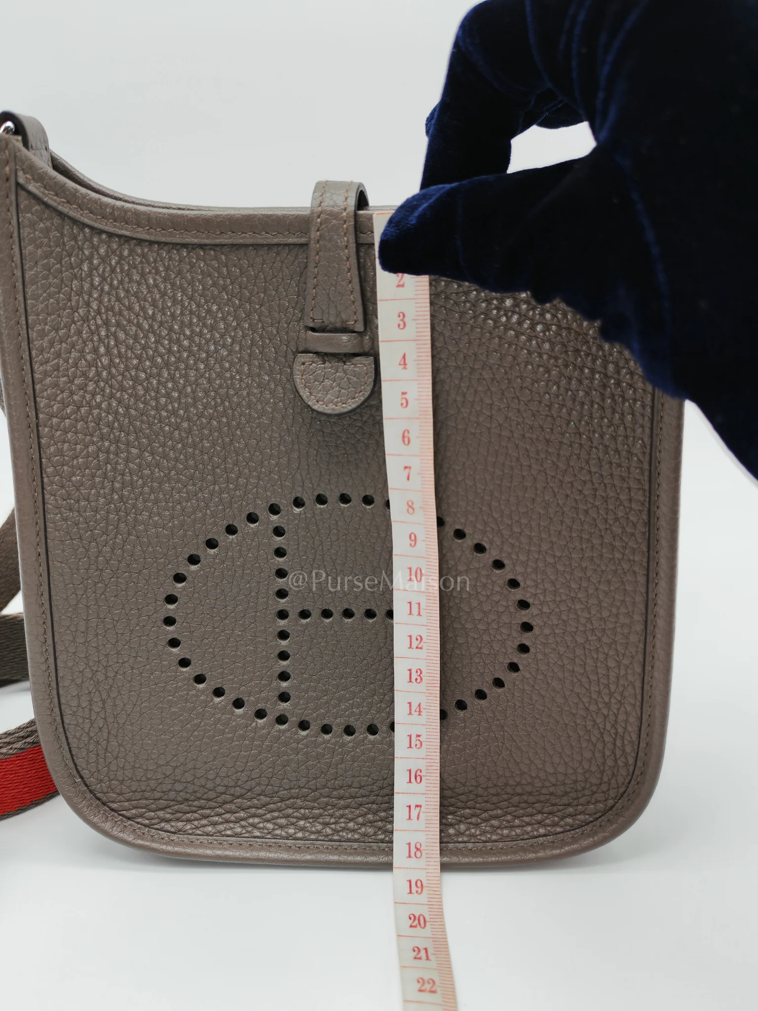 Hermes Evelyne TPM Etain in Clemence Leather and Palladium Hardware Bi-color Strap Stamp T (2015) - Image 19