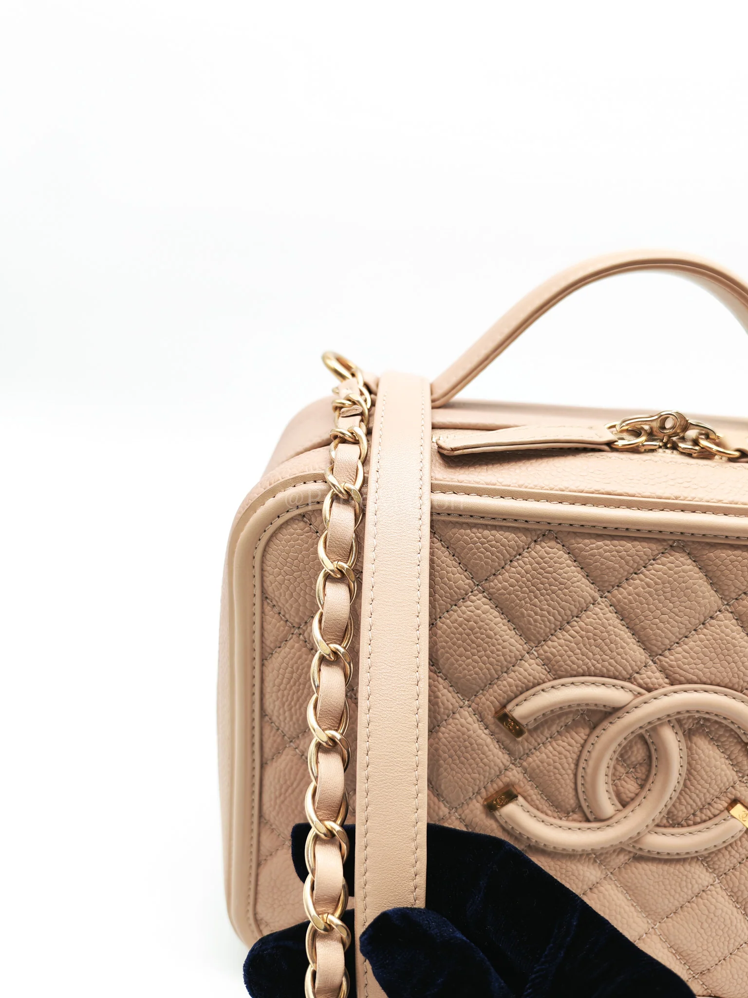 Chanel Filigree Vanity Case Large Beige Caviar Leather in Aged Gold Hardware (Series 24) - Image 18