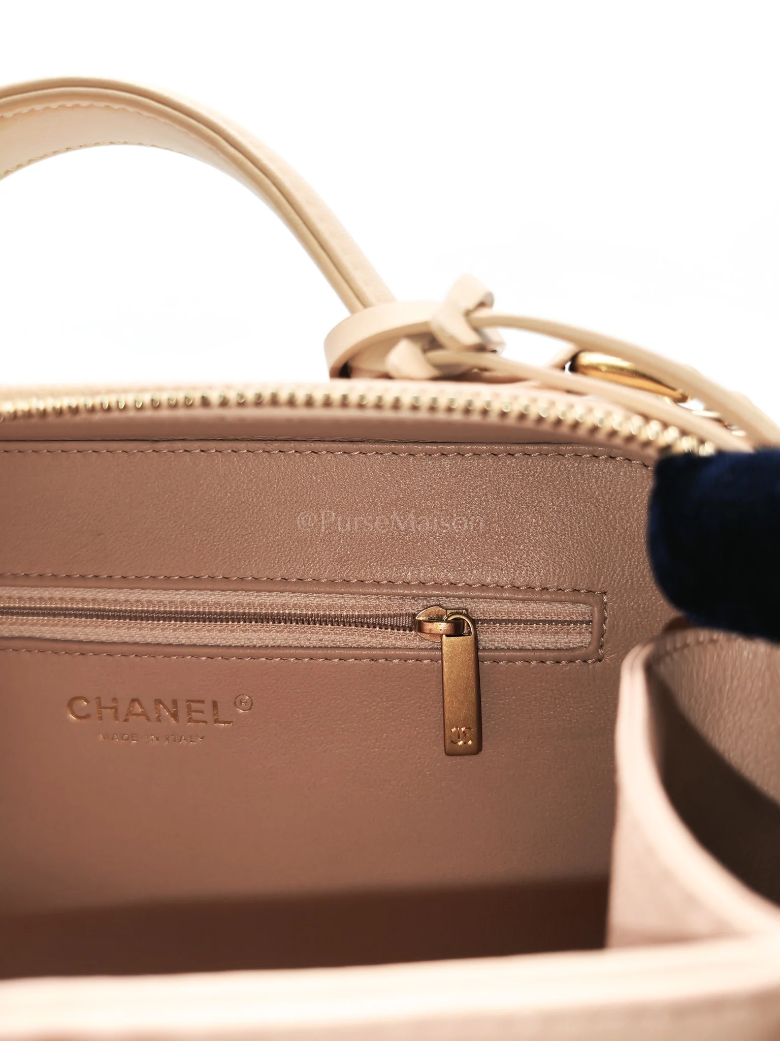 Chanel Filigree Vanity Case Large Beige Caviar Leather in Aged Gold Hardware (Series 24) - Image 26