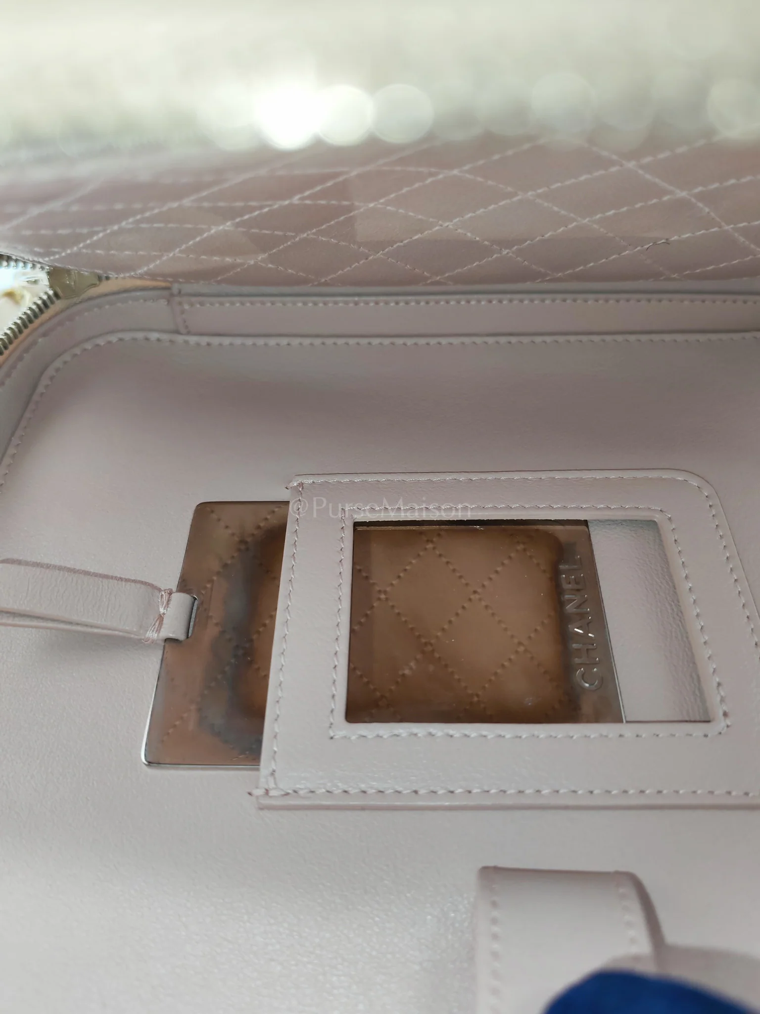 Chanel Filigree Vanity Case Large Beige Caviar Leather in Aged Gold Hardware (Series 24) - Image 27