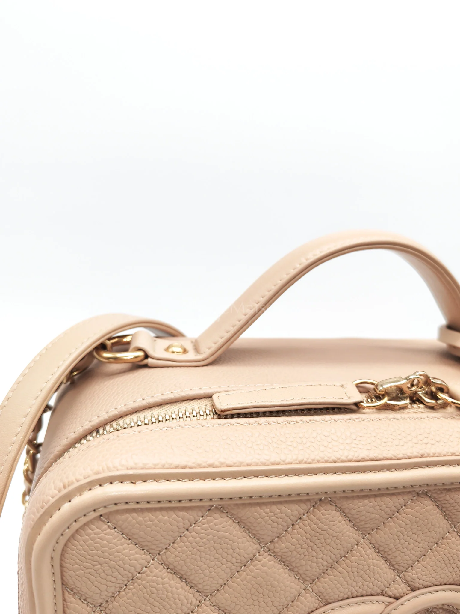 Chanel Filigree Vanity Case Large Beige Caviar Leather in Aged Gold Hardware (Series 24) - Image 34