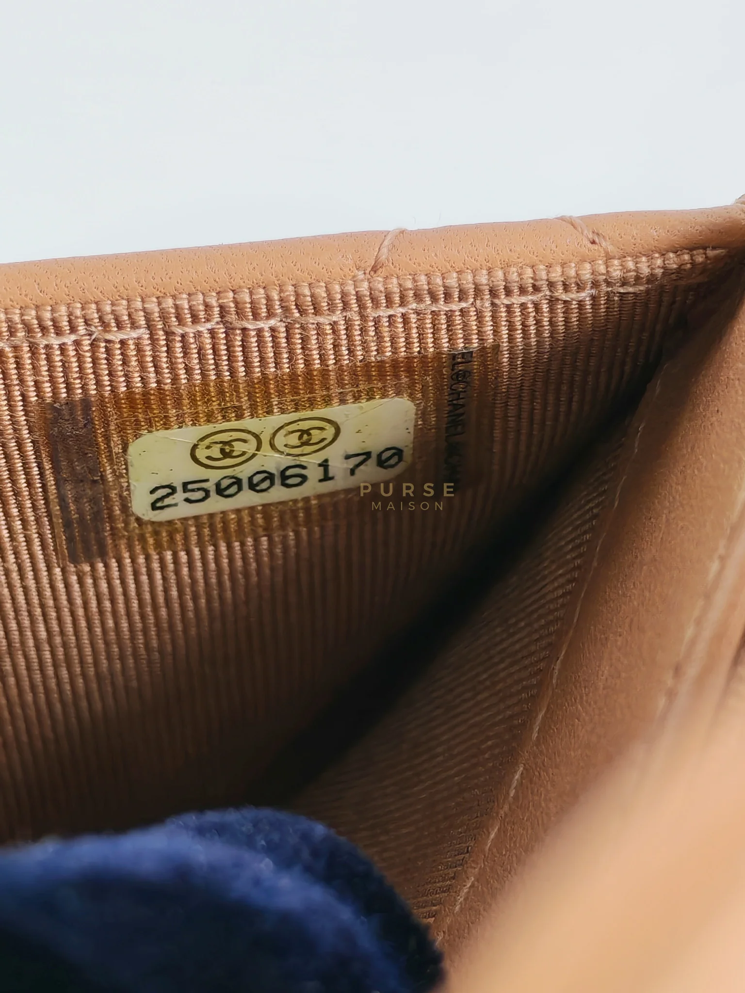 Chanel Classic Flap Card Holder in Peach Lambskin Leather and Light Gold Hardware Series 25 - Image 17