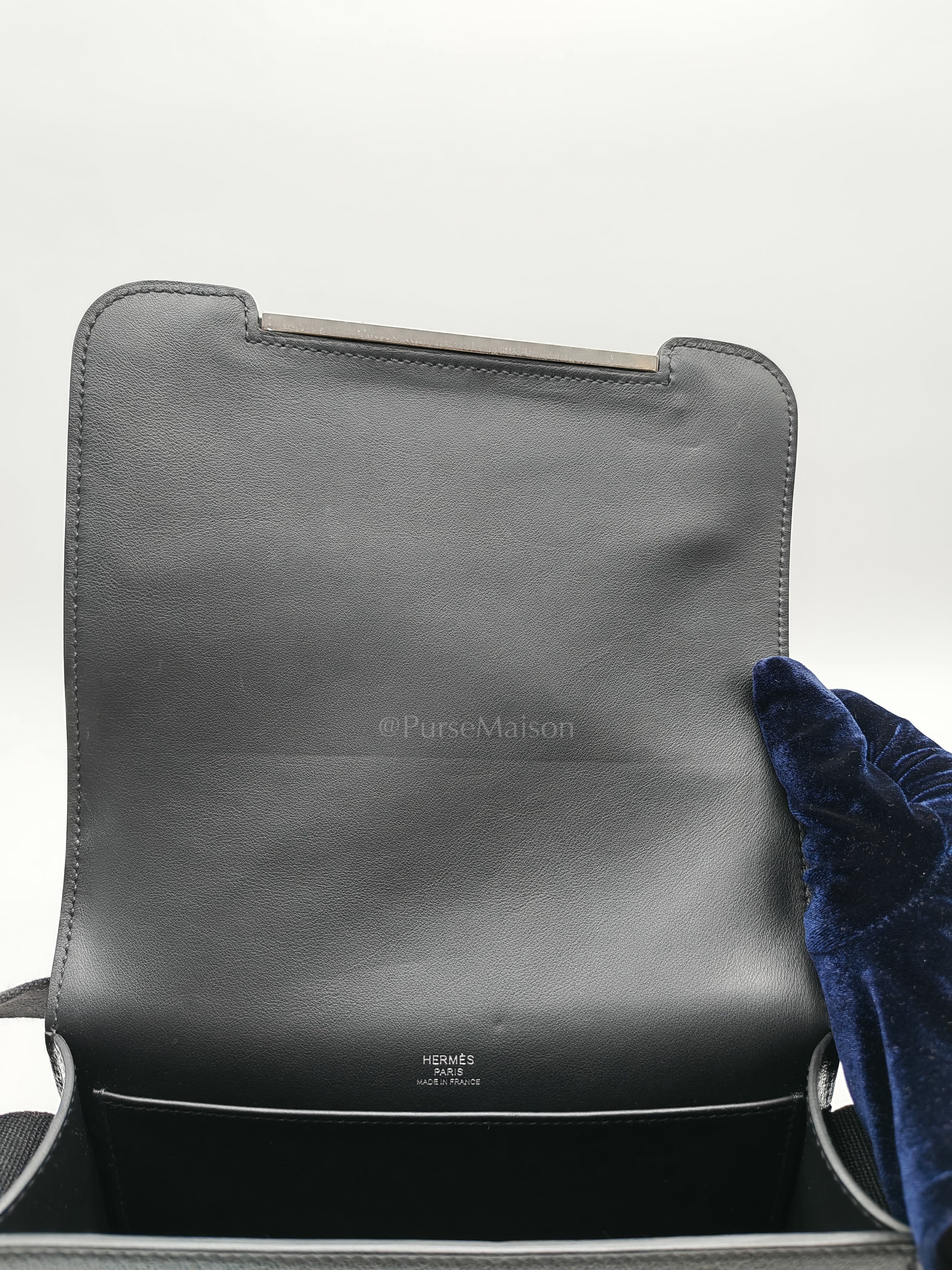 Hermes Geta in Black Chevre Mysore Leather and Palladium Hardware Stamp B (2023) - Image 13