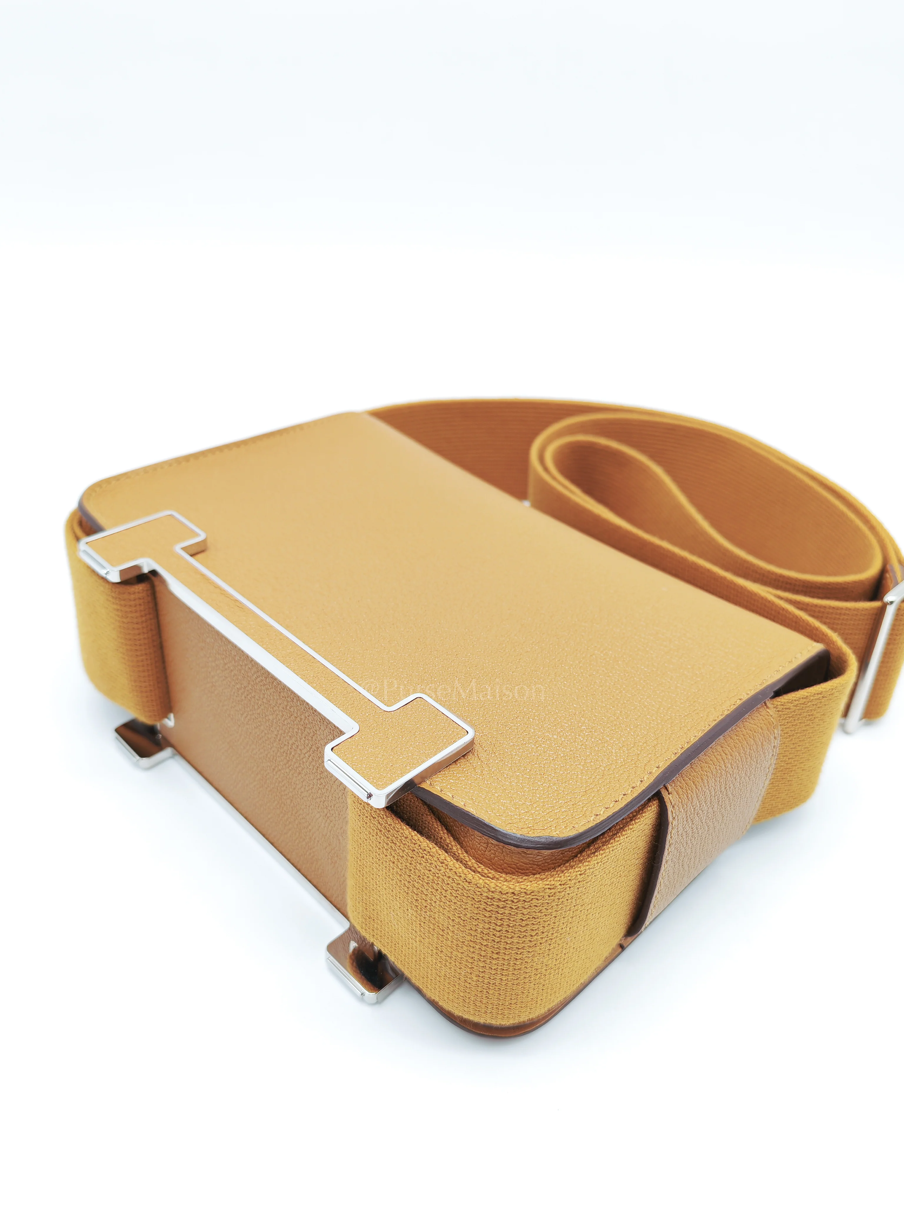 Hermes Geta in Caramel Chyvre Mysore Leather & Palladium Hardware Stamp U (2022) - Image 10