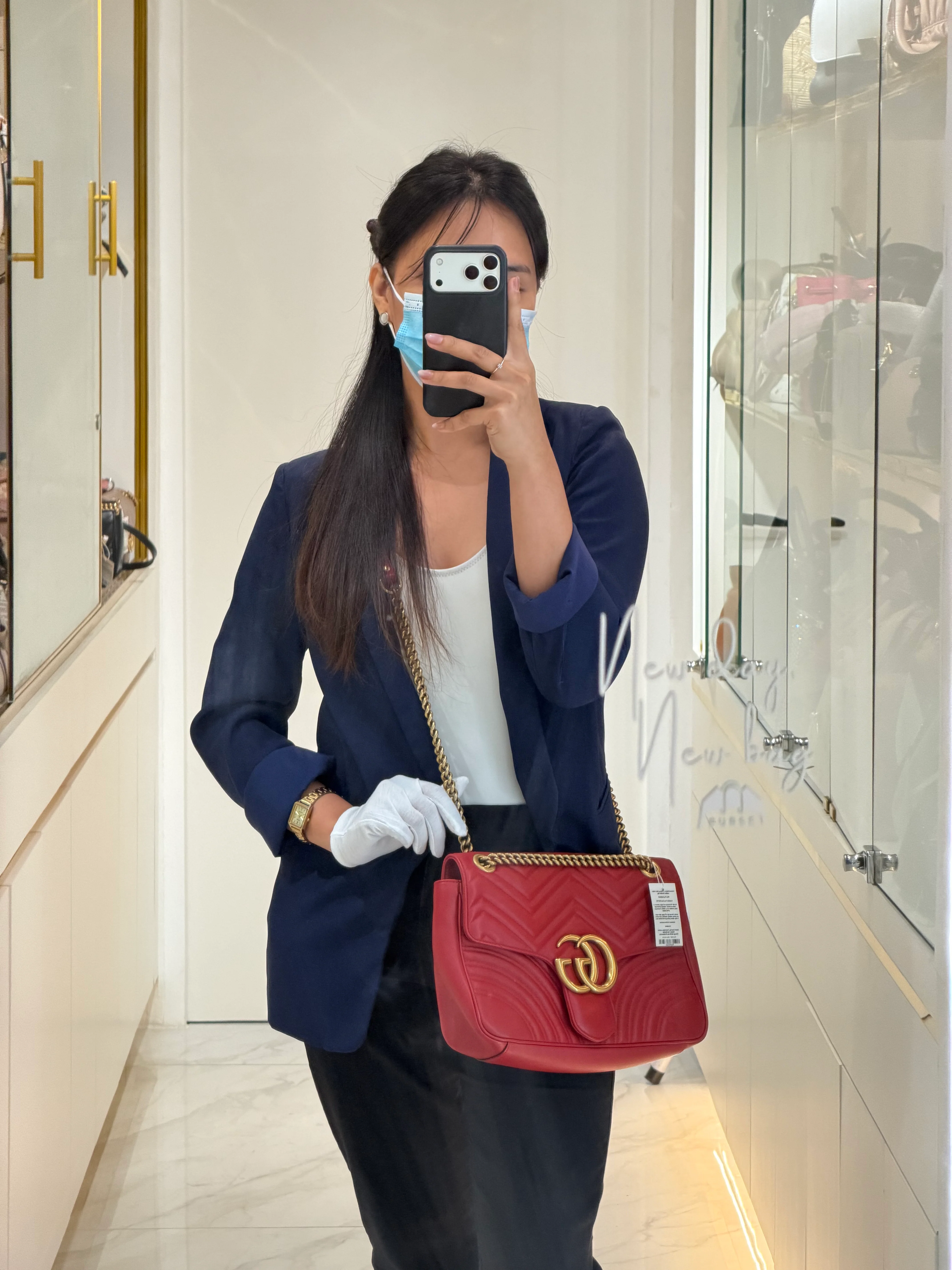 Gucci Marmont Medium in Hibiscus Red Calfskin Leather Shoulder Bag - Image 40