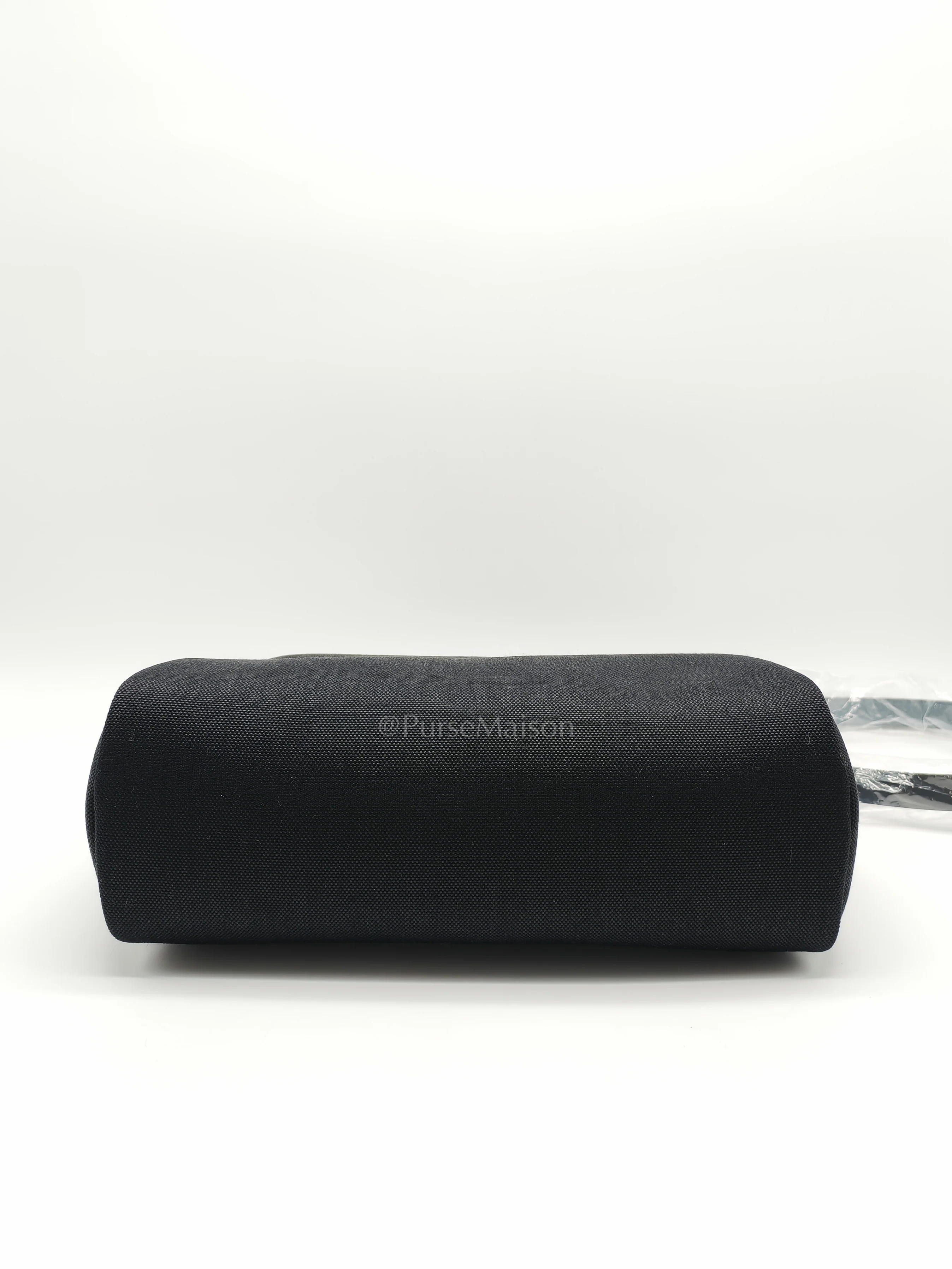 Hermes Herbag Zip 31 in Black Military Toile Vache Hunter and Gold Hardware Stamp K(2025) - Image 7