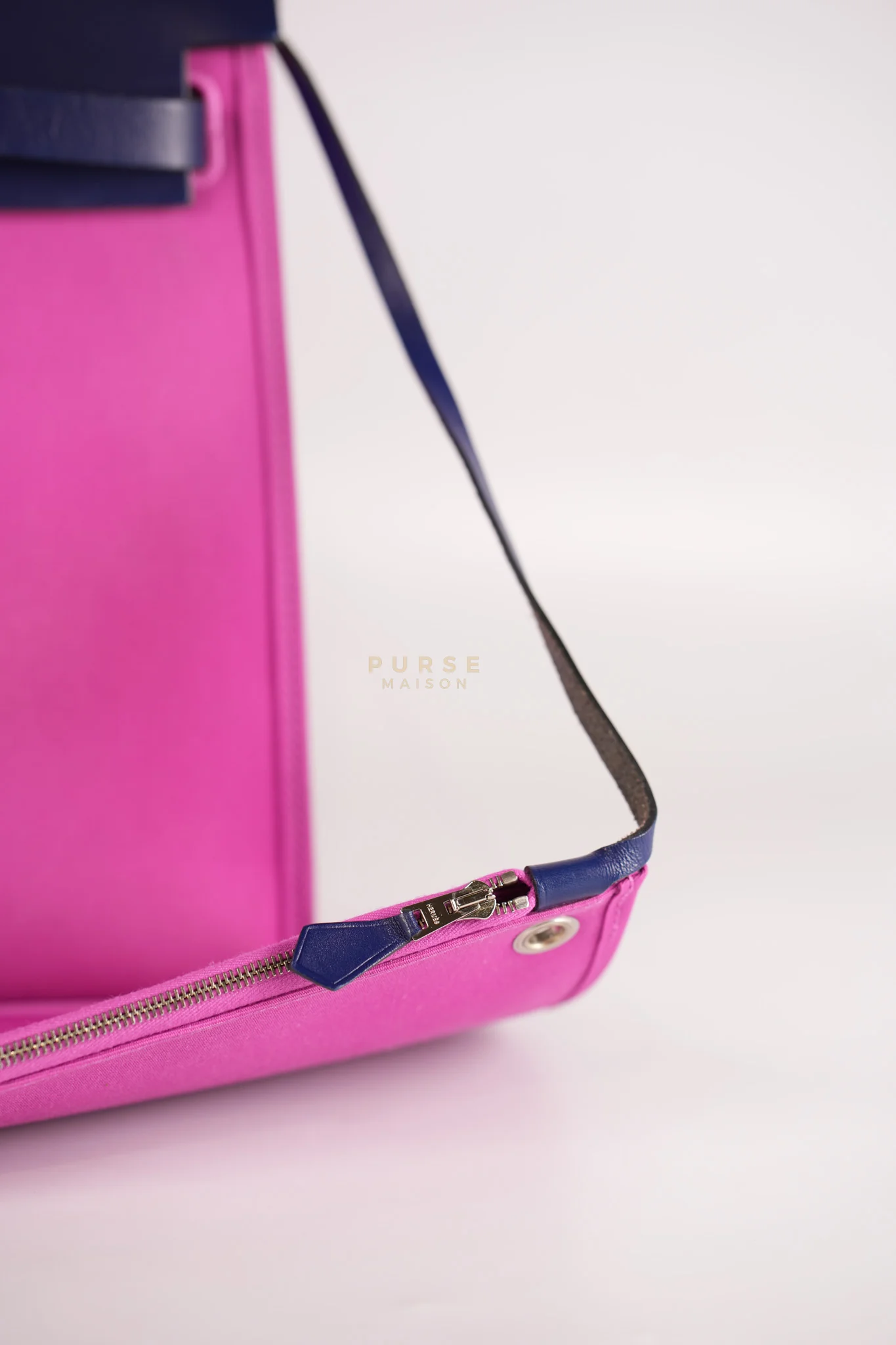 Hermes Herbag Zip 31 Vache Hunter Toile Officier Magnolia/Bleu Saphir and Palladium Hardware Stamp Y (2020) - Image 26