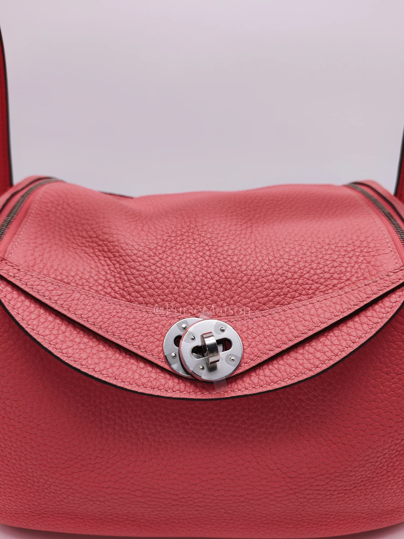 Hermes Lindy 26 in Rose Azalee Clemence Leather and Palladium Hardware Stamp Z (2021) - Image 17