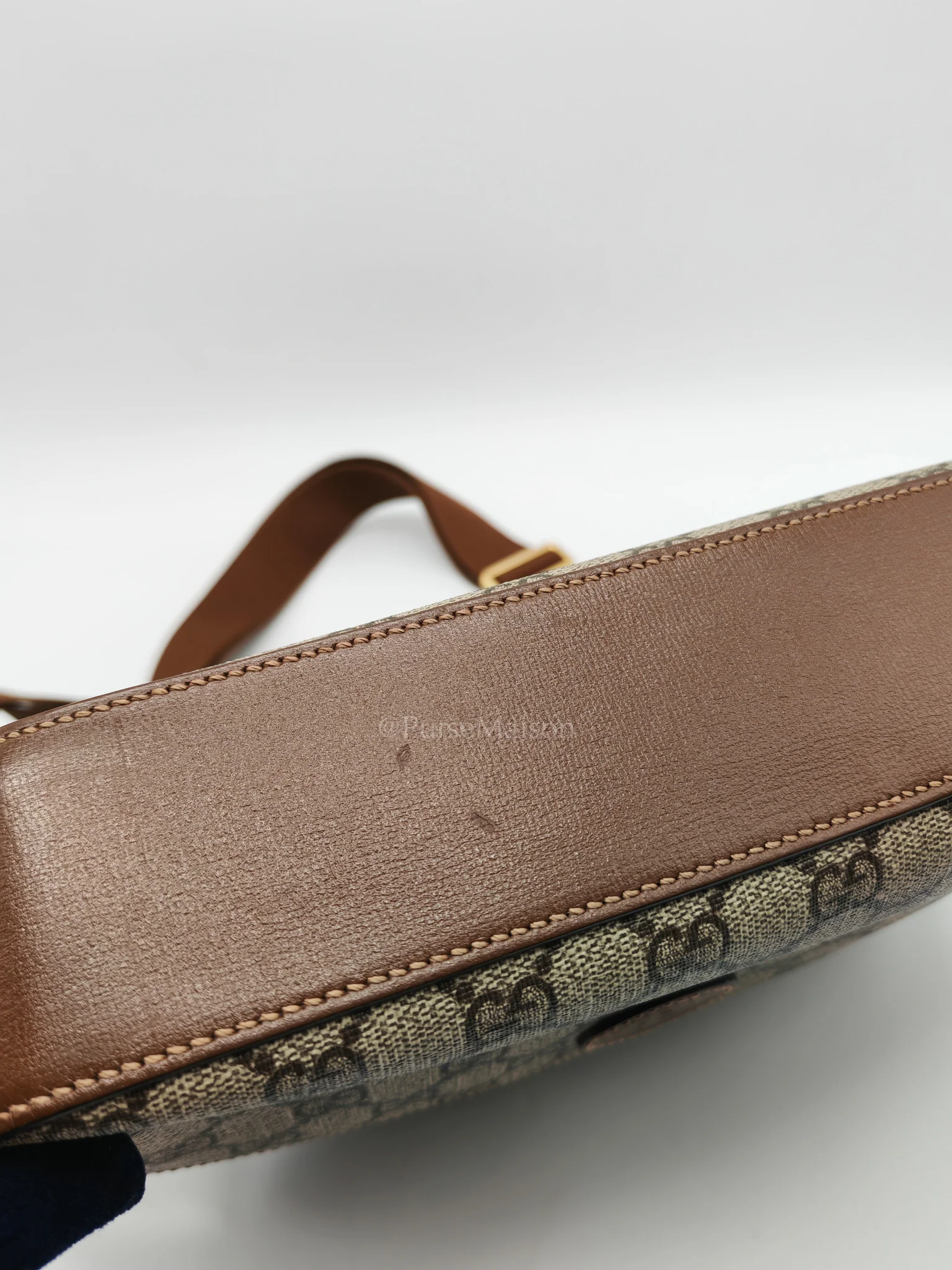 Gucci Interlocking G Messenger Bag in GG Supreme Canvas and Gold Hardware - Image 18
