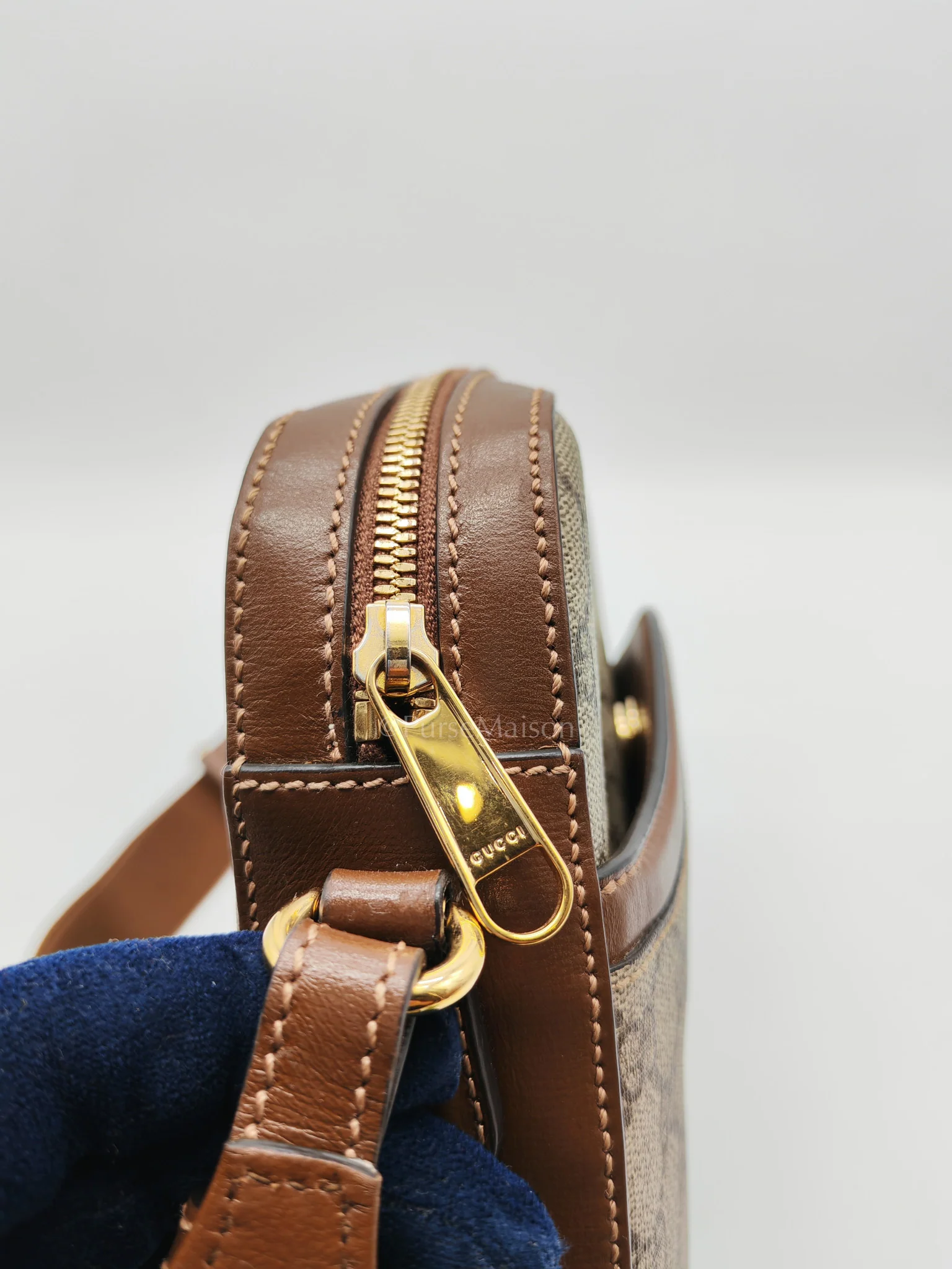 Gucci Interlocking G Messenger Bag in GG Supreme Canvas and Gold Hardware - Image 27