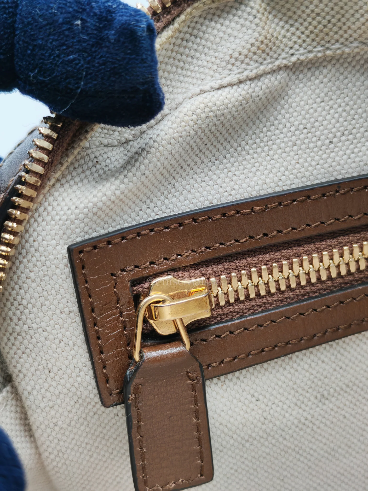 Gucci Interlocking G Messenger Bag in GG Supreme Canvas and Gold Hardware - Image 31