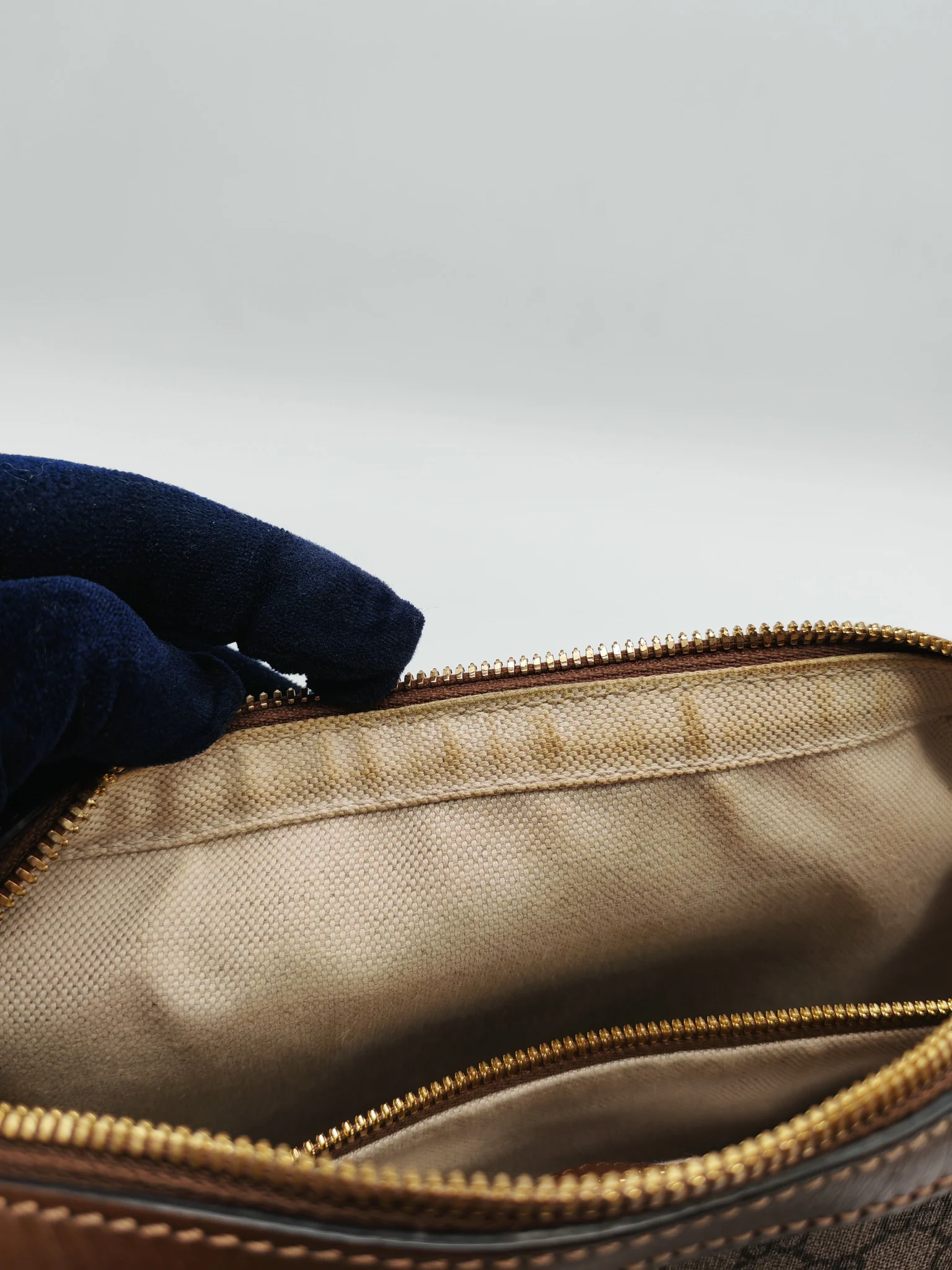 Gucci Interlocking G Messenger Bag in GG Supreme Canvas and Gold Hardware - Image 36