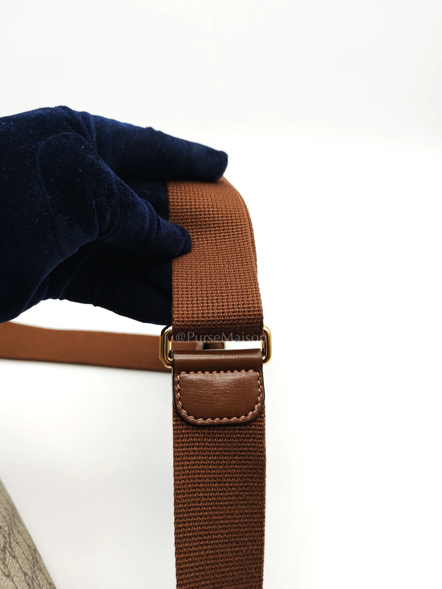 Gucci Interlocking G Messenger Bag in GG Supreme Canvas and Gold Hardware - Image 39
