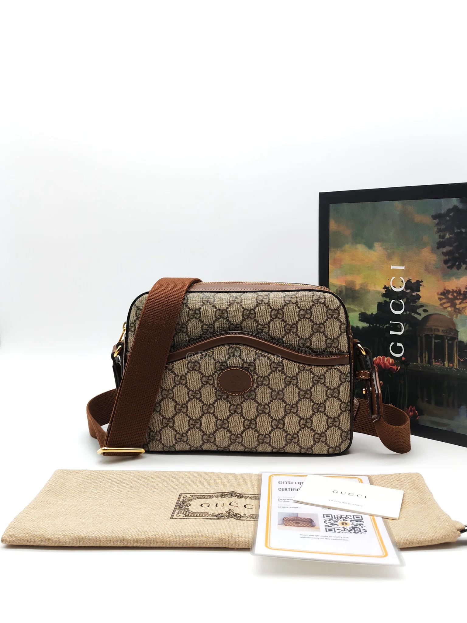 Gucci Interlocking G Messenger Bag in GG Supreme Canvas and Gold Hardware - Image 43
