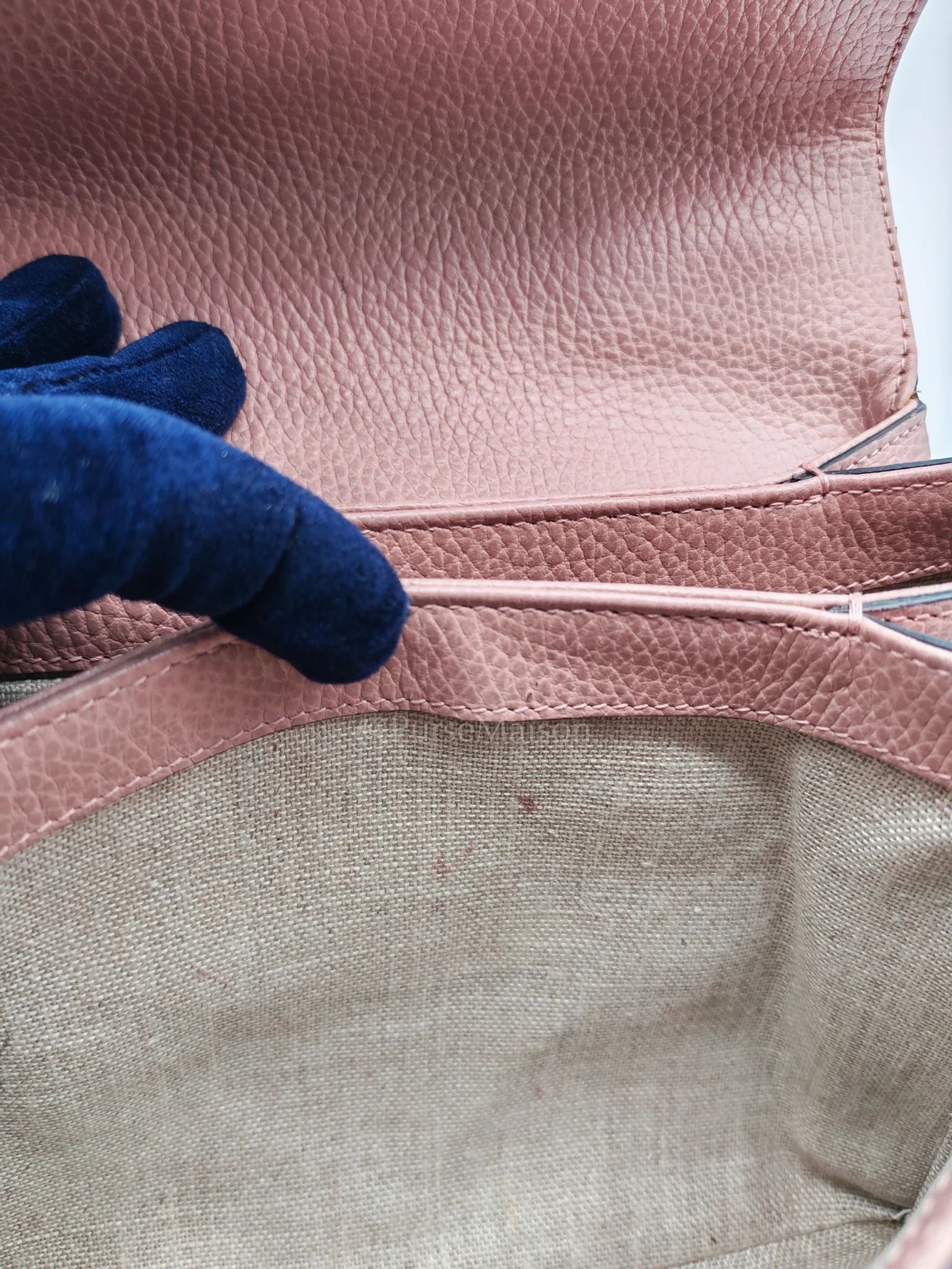 Gucci Interlocking G Medium Top Handle in Pink Grained Calfskin Leather Crossbody Bag - Image 21