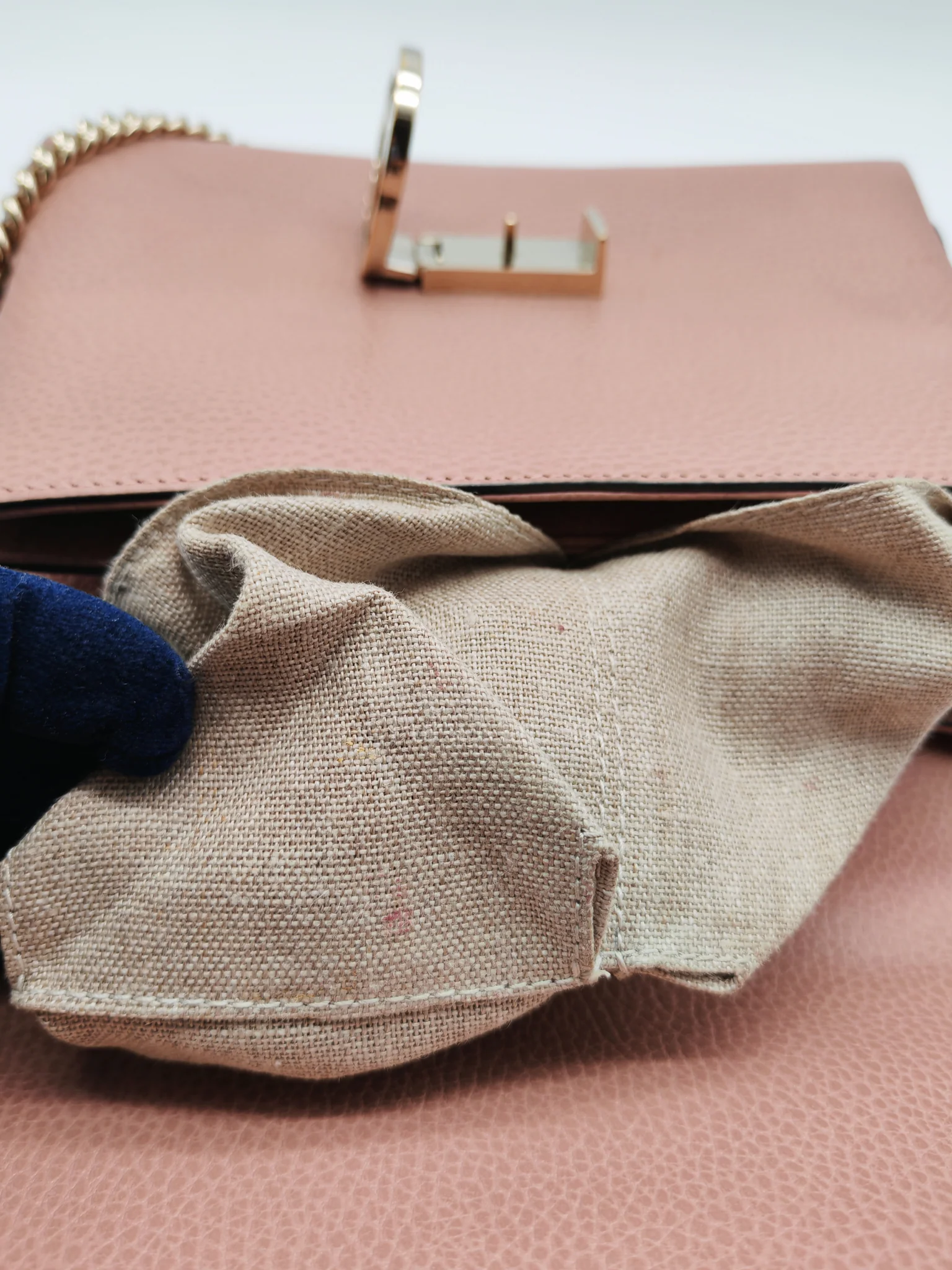 Gucci Interlocking G Medium Top Handle in Pink Grained Calfskin Leather Crossbody Bag - Image 29