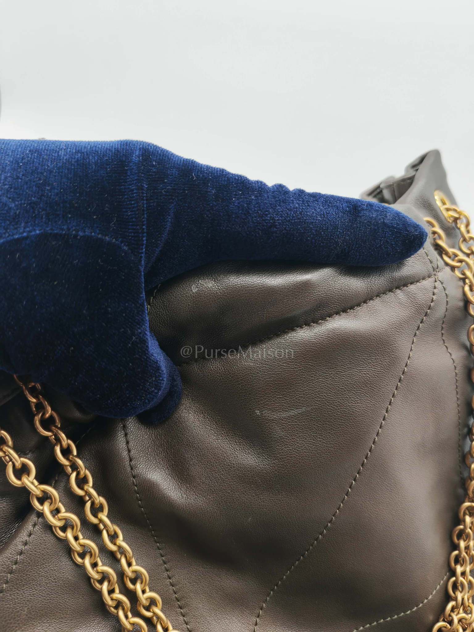 Yves Saint Laurent Jamie Pochon in Light Musk Lambskin Leather Gold Hardware - Image 17