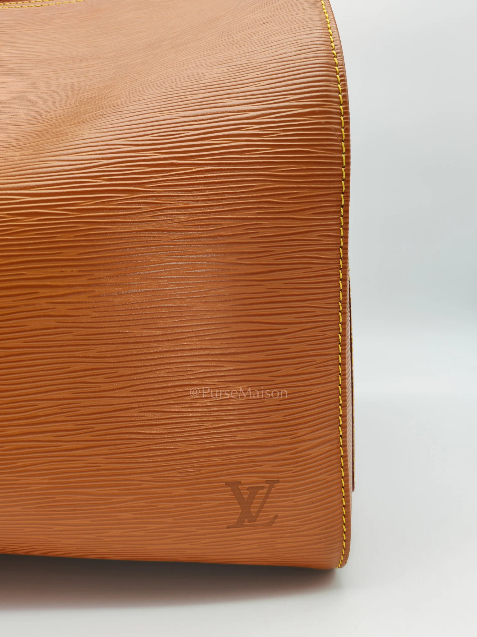 Louis Vuitton Keepall 50 Duffle Bag in Brown Epi Leather - Image 12