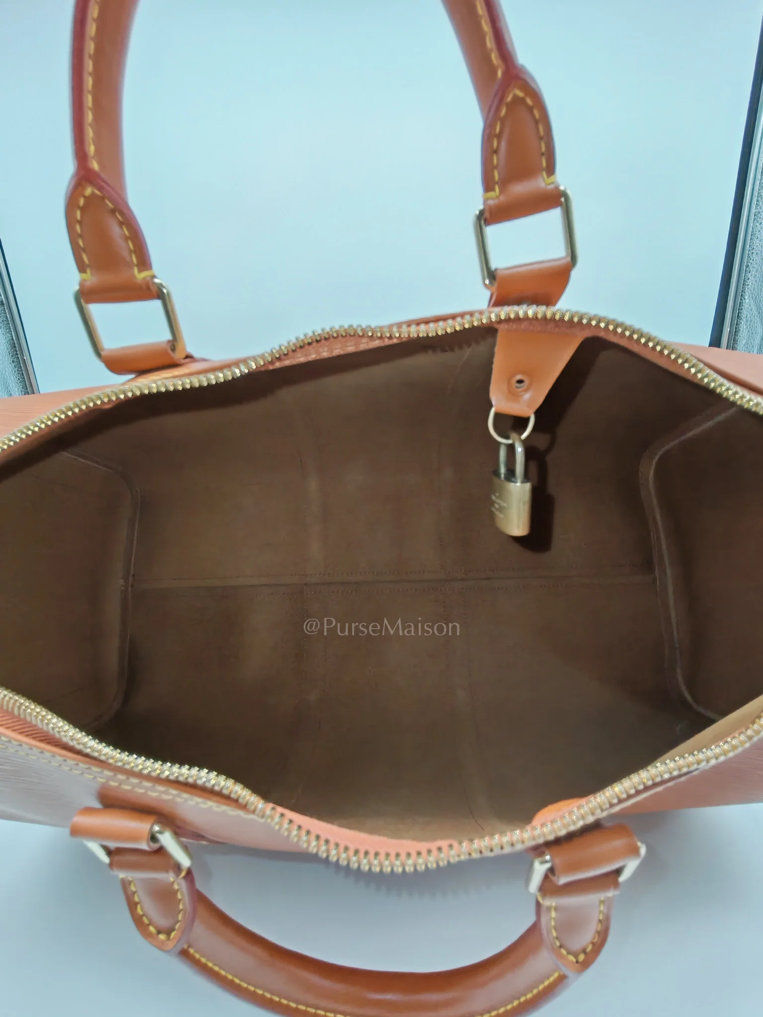 Louis Vuitton Keepall 50 Duffle Bag in Brown Epi Leather - Image 24