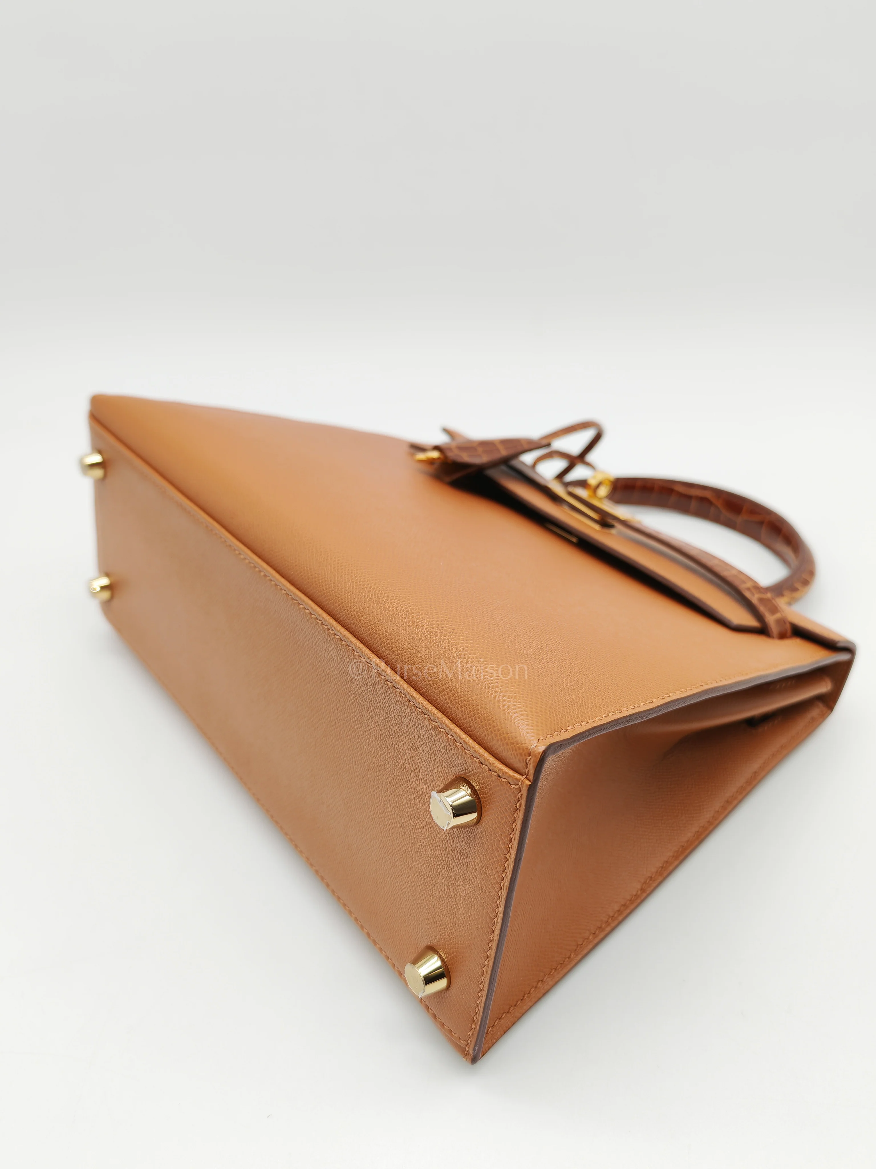 Hermes Kelly 25 Sellier in Gold Madame Leather and Shiny Croc Touch and Gold Hardware Stamp U (2022) - Image 9