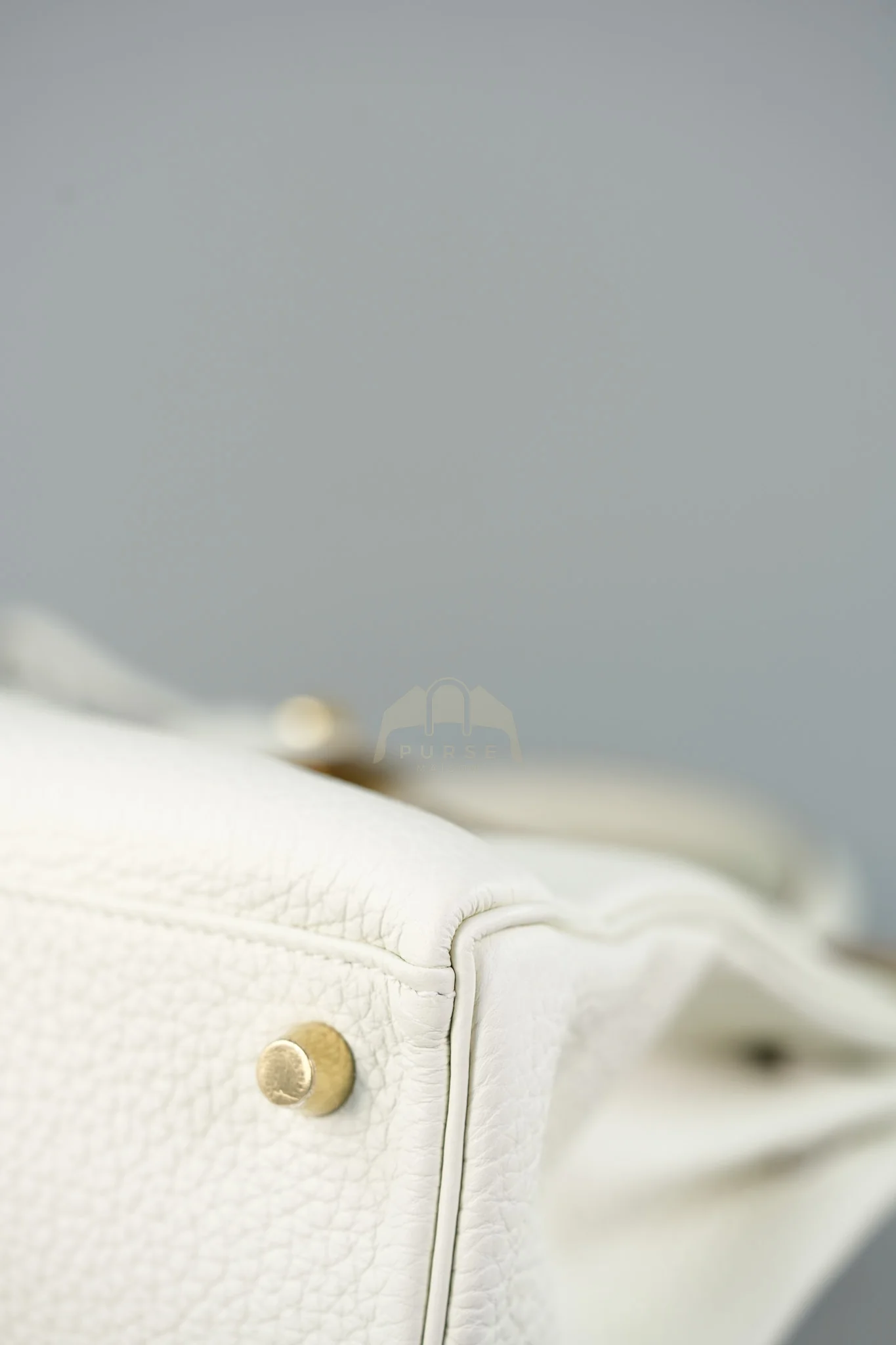 Hermes Kelly 25 in Mushroom Togo Leather Retourne & Gold Hardware Stamp B (2023) - Image 10