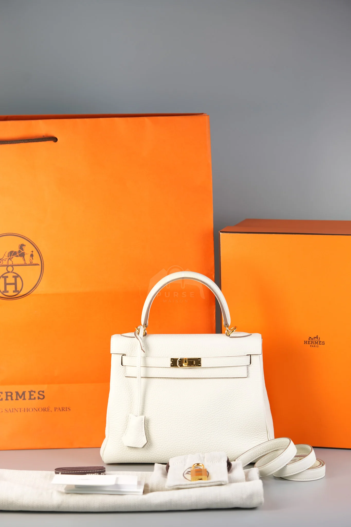 Hermes Kelly 25 in Mushroom Togo Leather Retourne & Gold Hardware Stamp B (2023) - Image 36