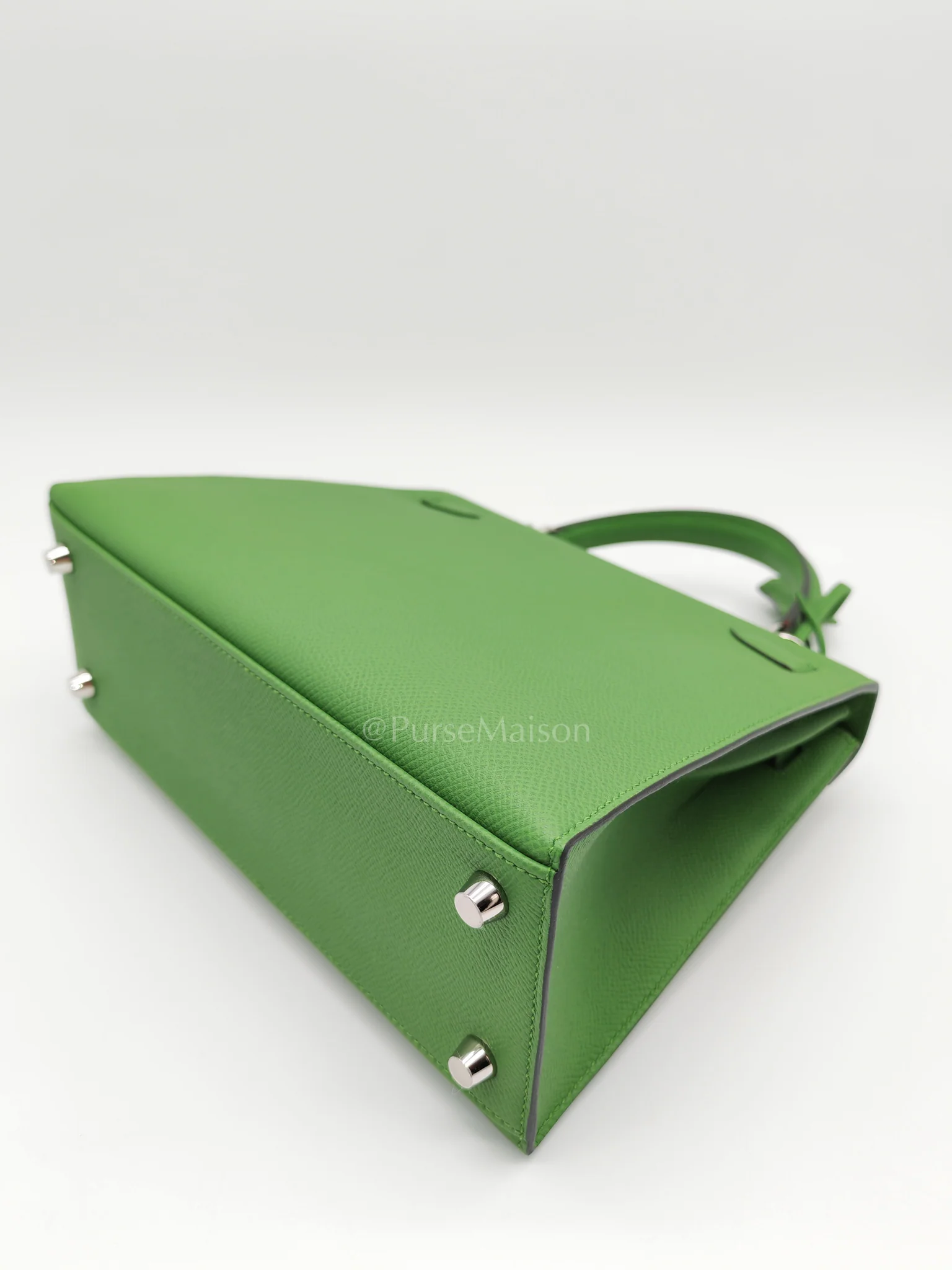 Hermes Kelly 25 Sellier in Vert Yucca Epsom Leather and Palladium Hardware Stamp W (2024) - Image 11