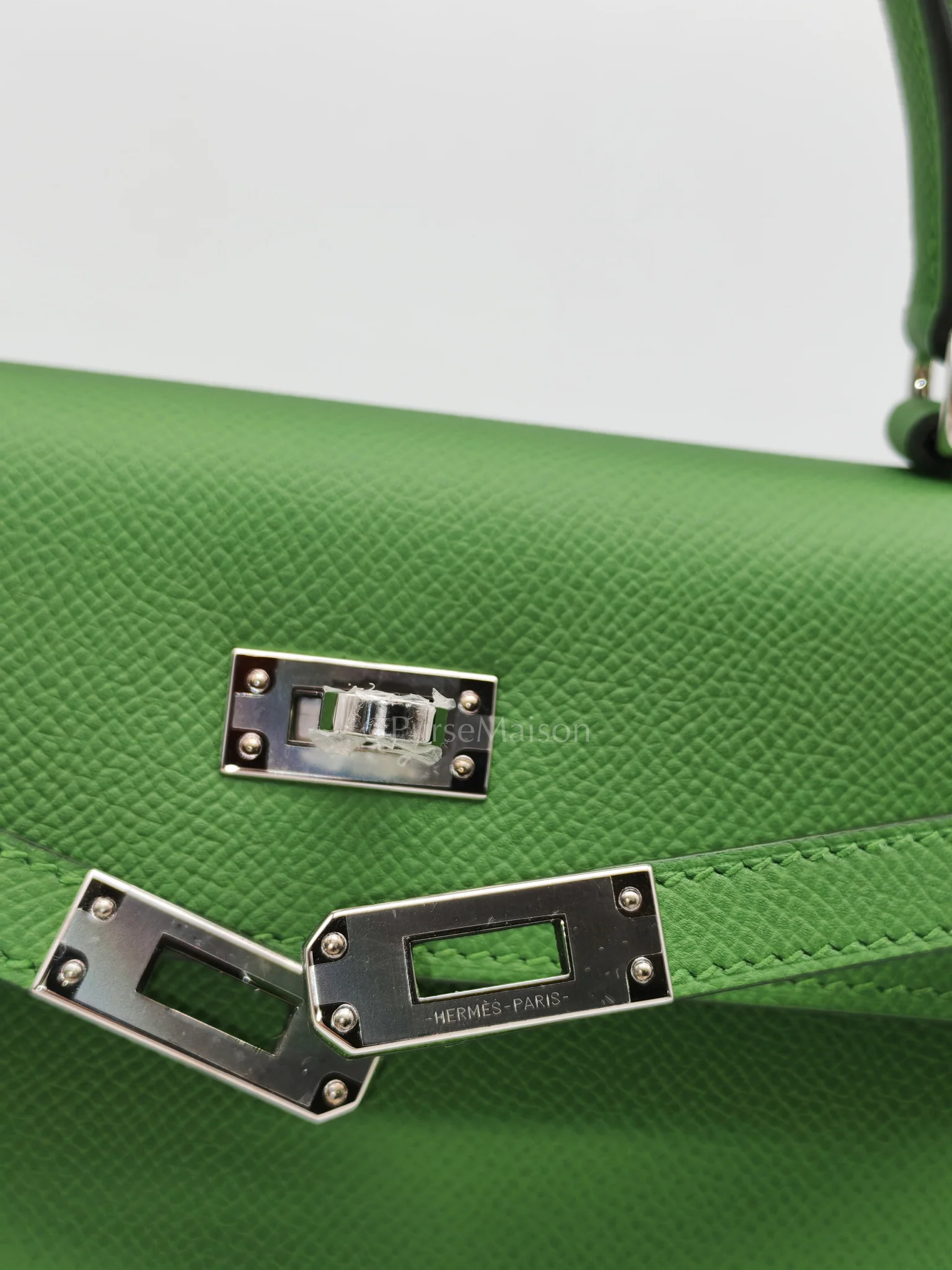 Hermes Kelly 25 Sellier in Vert Yucca Epsom Leather and Palladium Hardware Stamp W (2024) - Image 16
