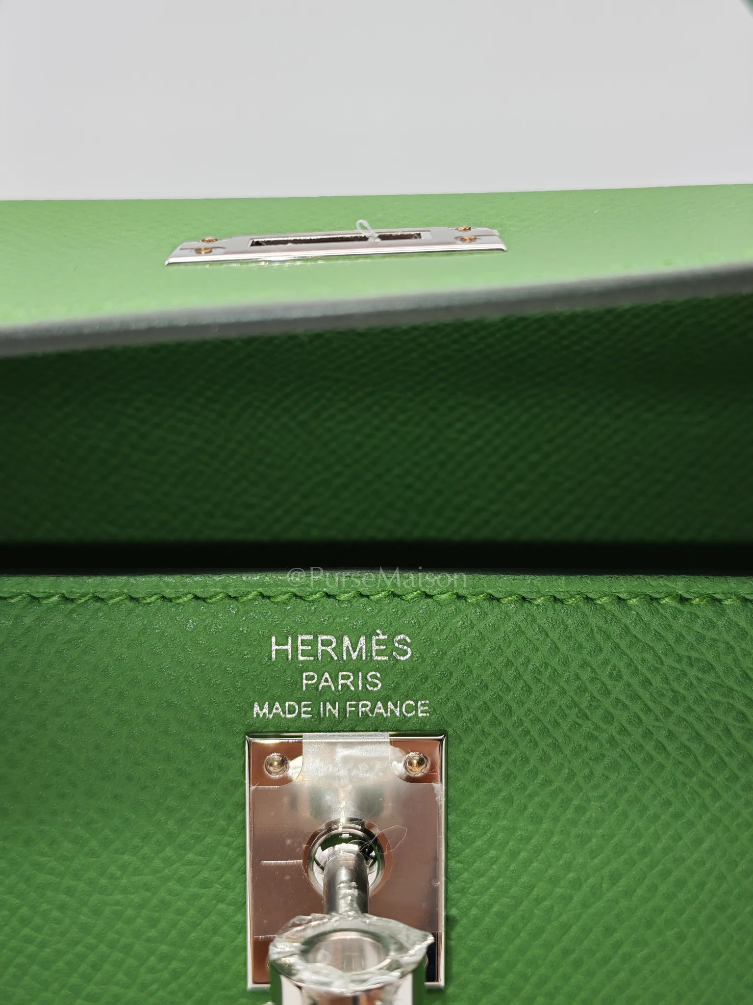 Hermes Kelly 25 Sellier in Vert Yucca Epsom Leather and Palladium Hardware Stamp W (2024) - Image 17
