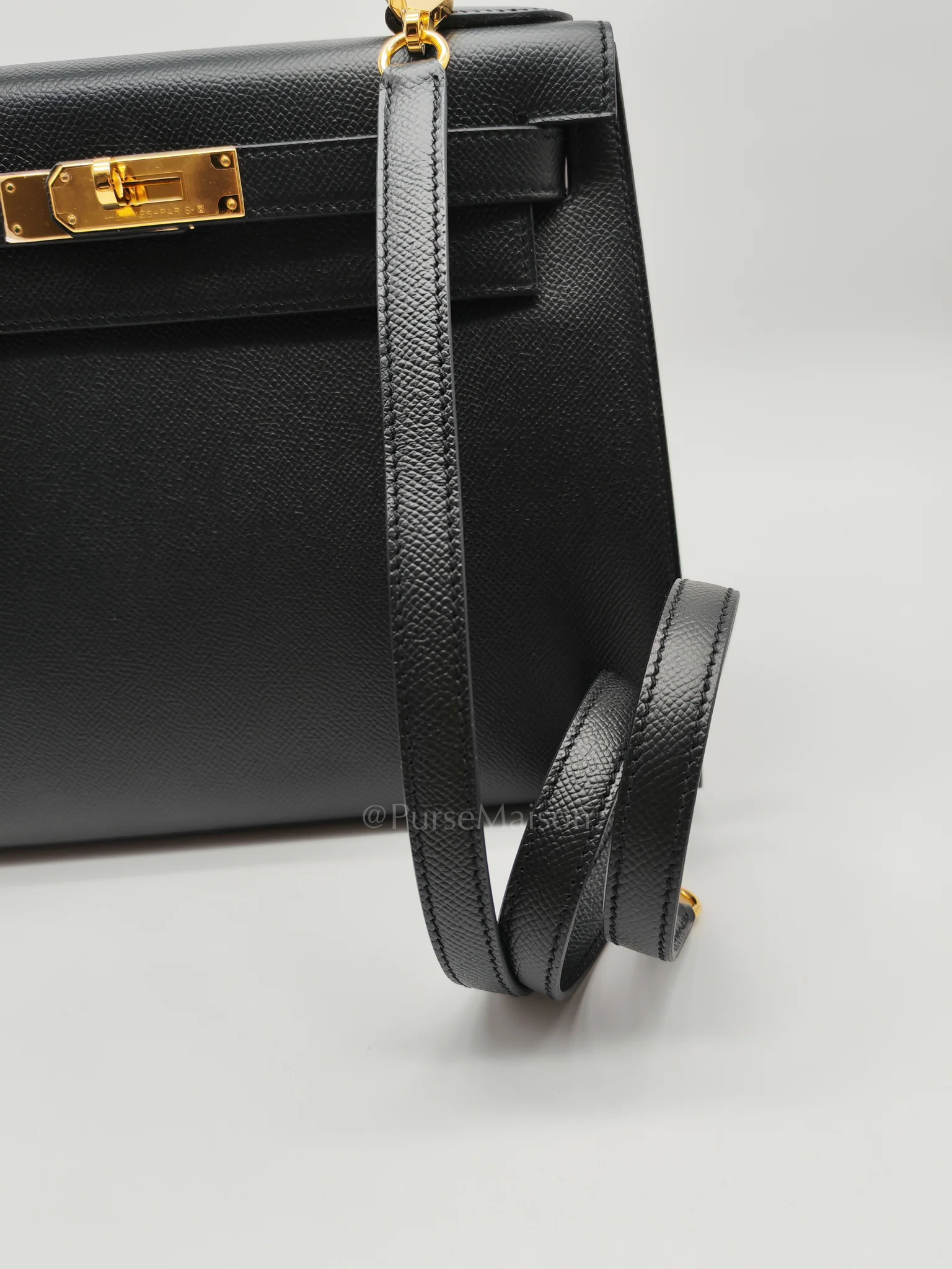 Hermes Kelly 28 Sellier in Black Epsom Leather and Gold Hardware Stamp A (2017) - Image 12