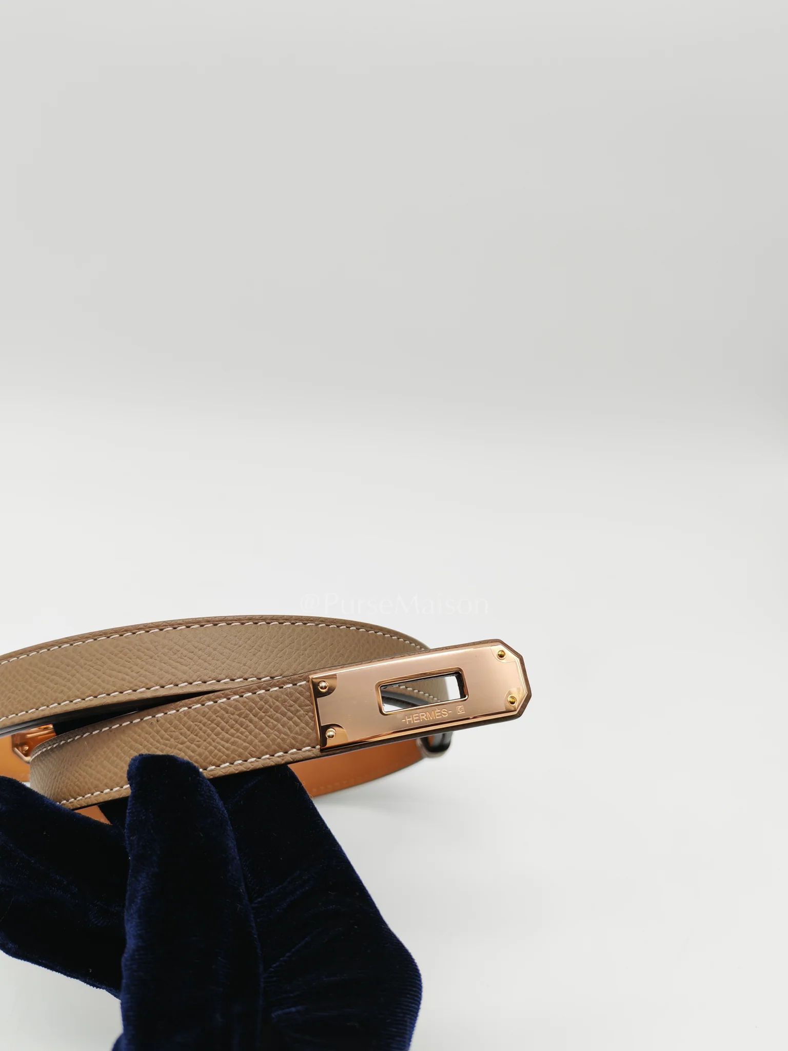 Hermes Kelly Belt Etoupe Epsom Leather in Rose Gold Hardware Stamp W(2024) - Image 5