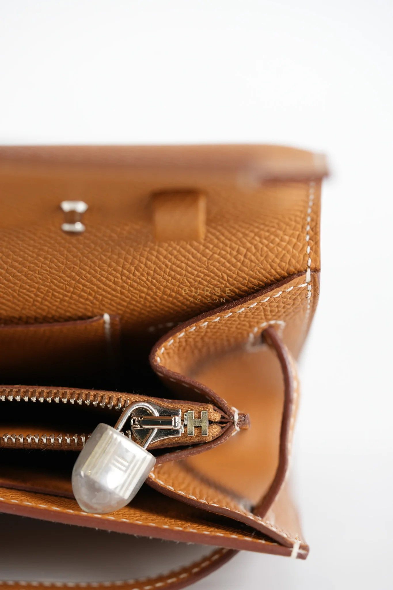 Hermes Kelly to Go in Gold Epsom Leather Palladium Hardware Stamp U(2022) - Image 16