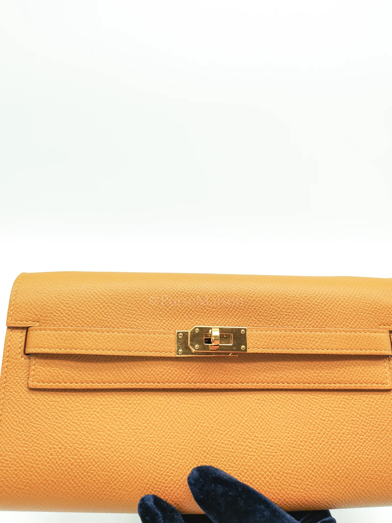 Hermes Kelly To Go Sesame in Epsom Leather and Gold Hardware Stamp Y (2020) - Image 13