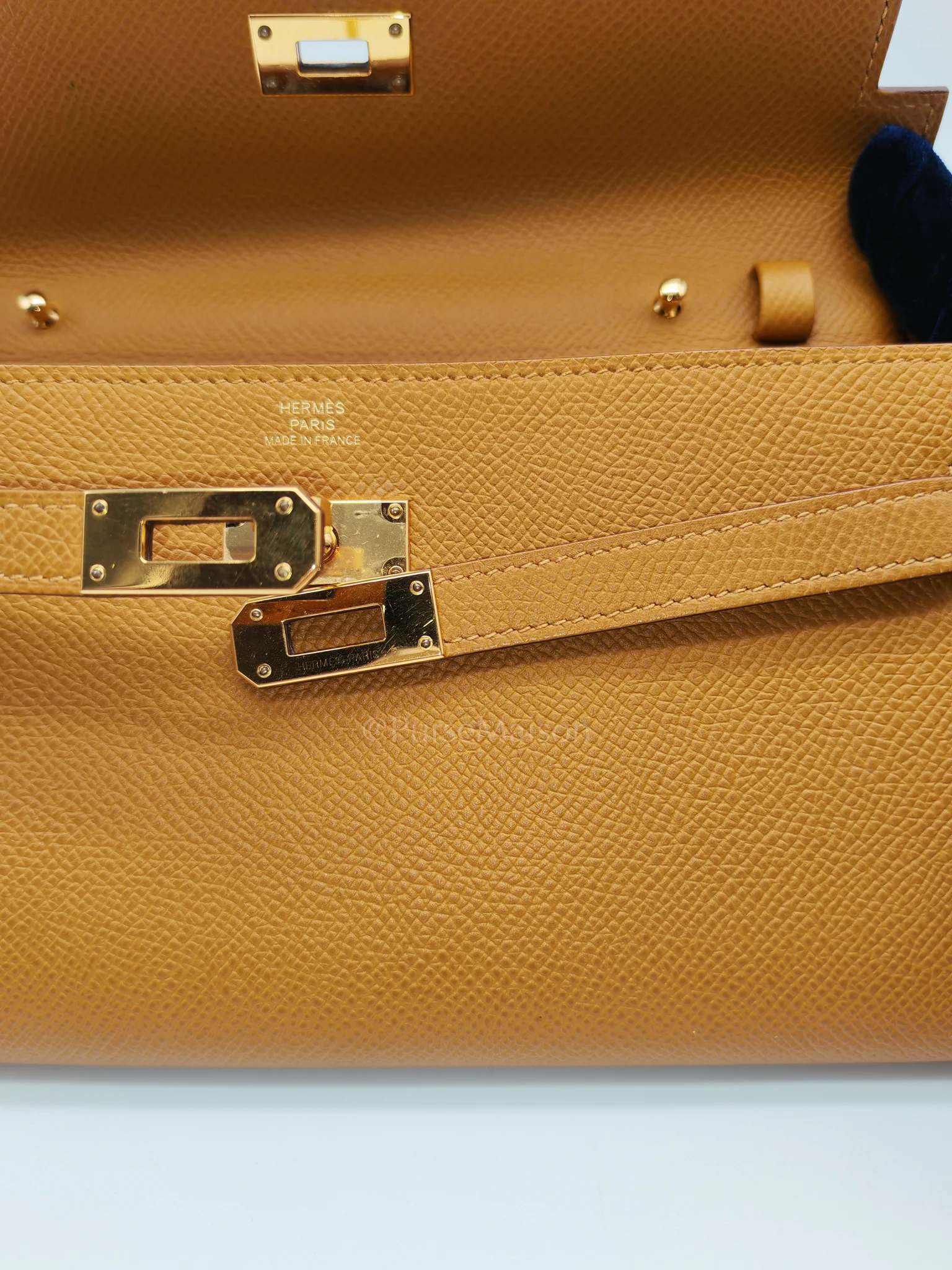 Hermes Kelly To Go Sesame in Epsom Leather and Gold Hardware Stamp Y (2020) - Image 18