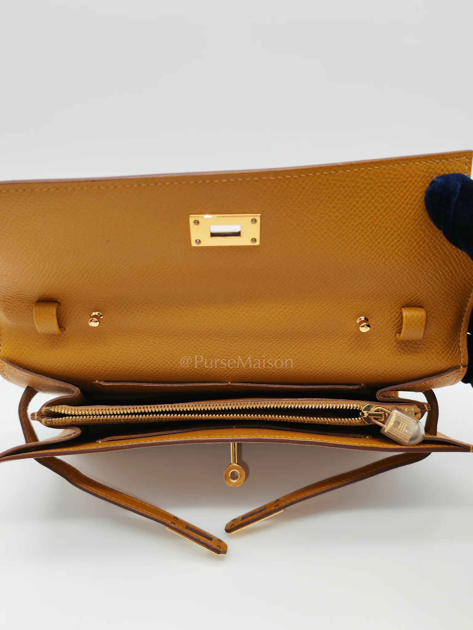 Hermes Kelly To Go Sesame in Epsom Leather and Gold Hardware Stamp Y (2020) - Image 22