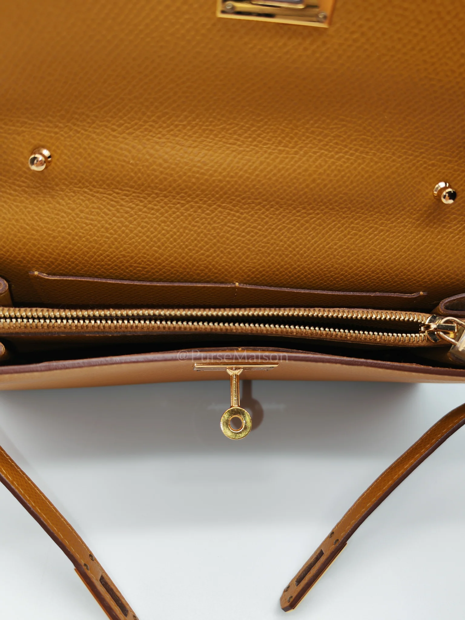 Hermes Kelly To Go Sesame in Epsom Leather and Gold Hardware Stamp Y (2020) - Image 23