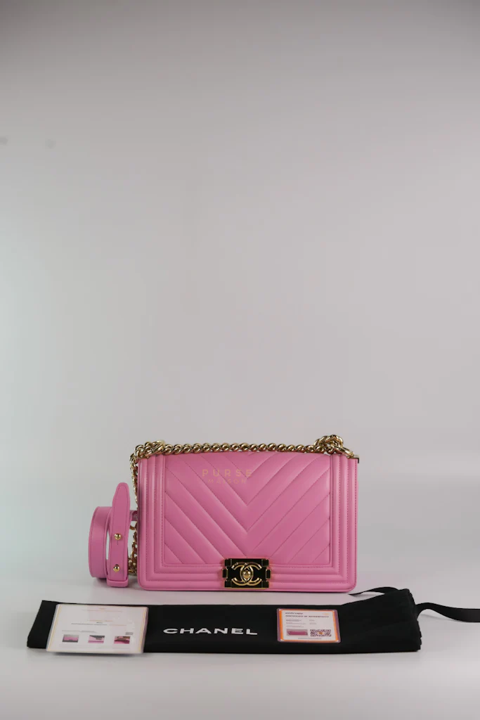 Chanel Boy Old Medium Chevron in Light Pink Lambskin Leather and Light Gold Hardware  (Microchip) - Image 23