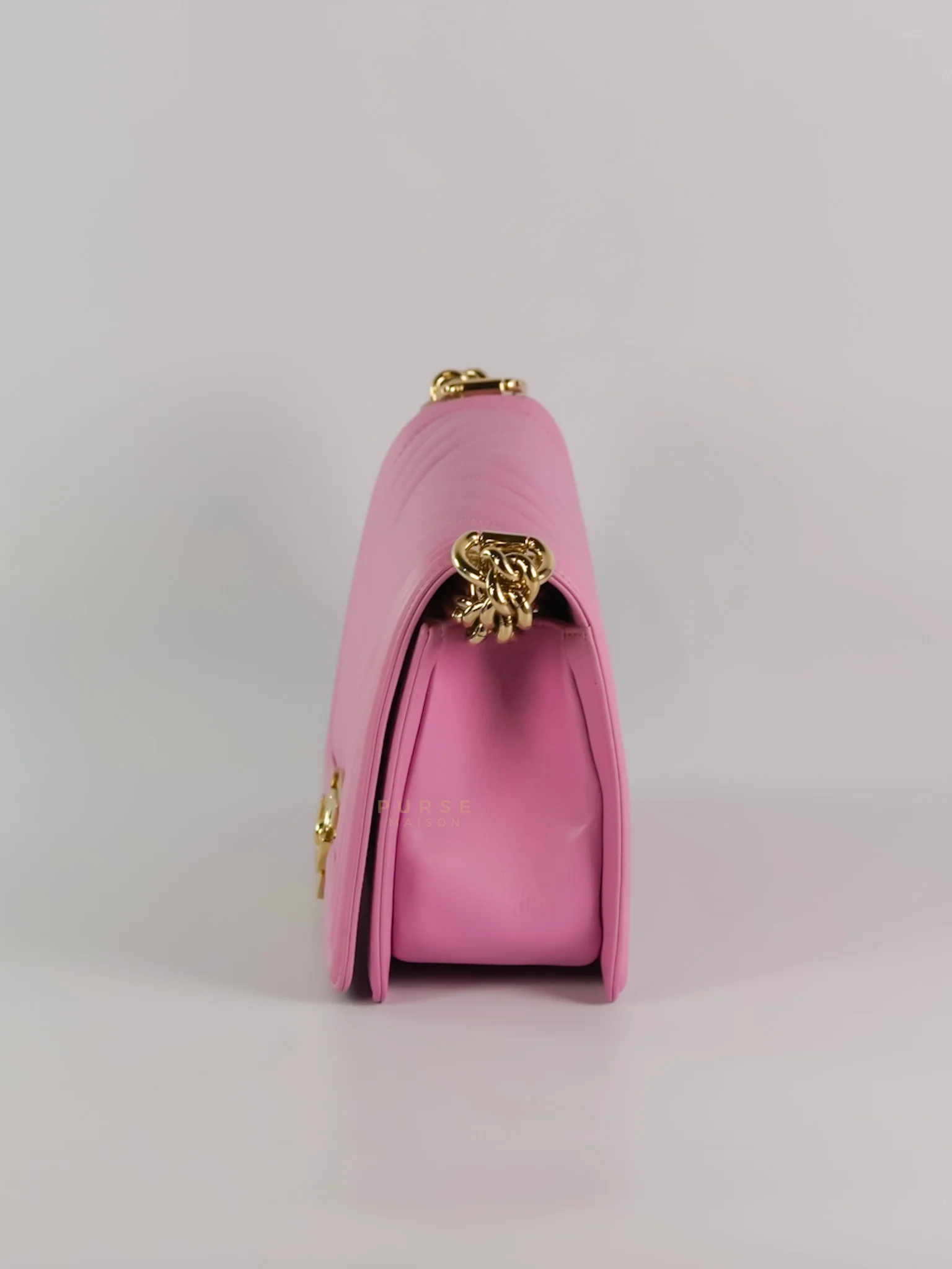 Chanel Boy Old Medium Chevron in Light Pink Lambskin Leather and Light Gold Hardware  (Microchip) - Image 6