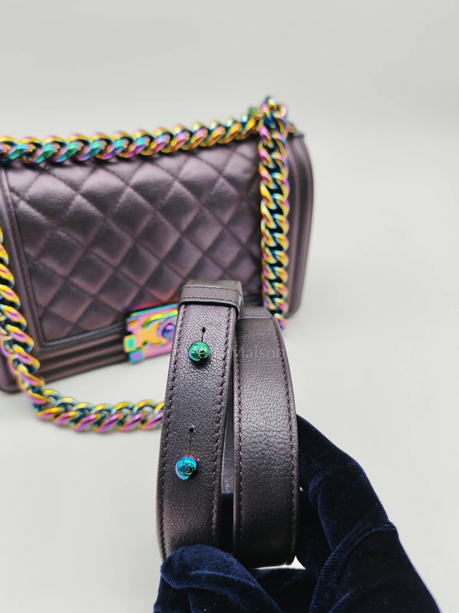 Chanel Le boy Small Iridescent Purple Mermaid Quilted Goatskin in Rainbow Hardware (Series 21) - Image 14