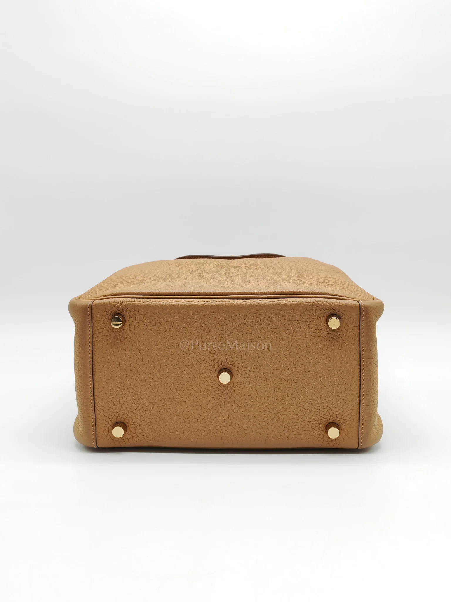 Hermes Lindy 26 in Biscuit Clemence Leather & Gold Hardware Stamp B (2023) - Image 7
