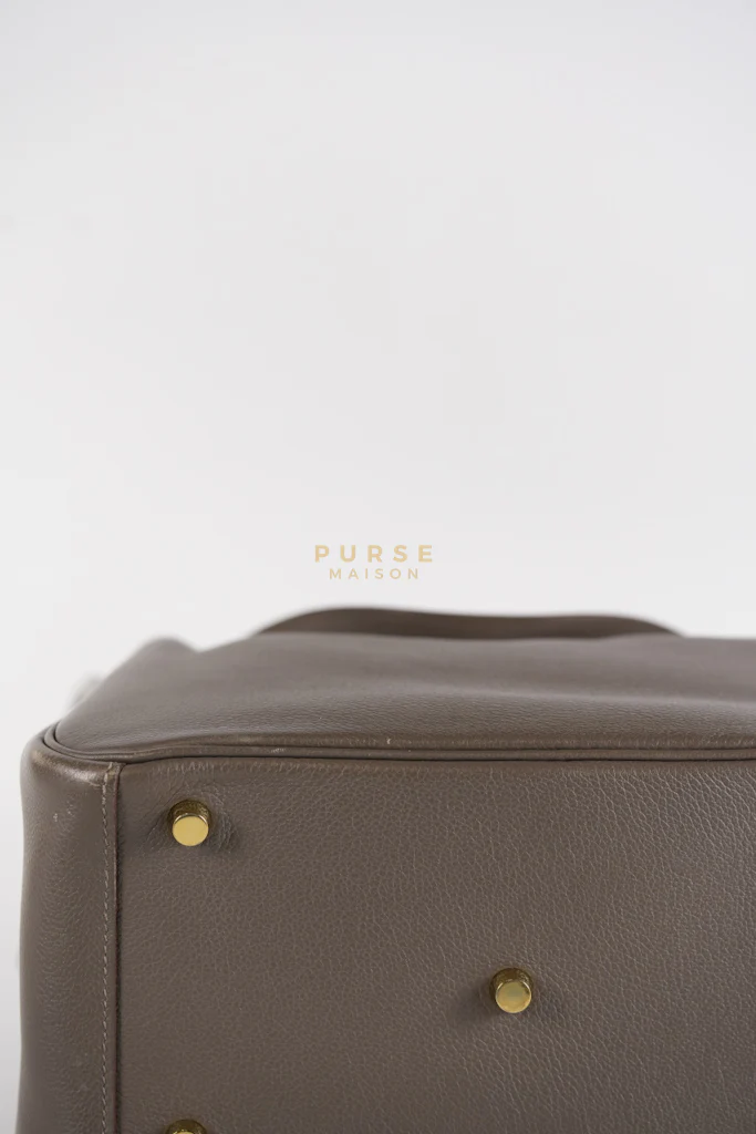 Hermes Lindy 26 in Taupe Evercolor Leather & Gold Hardware Stamp Z (2021) - Image 11