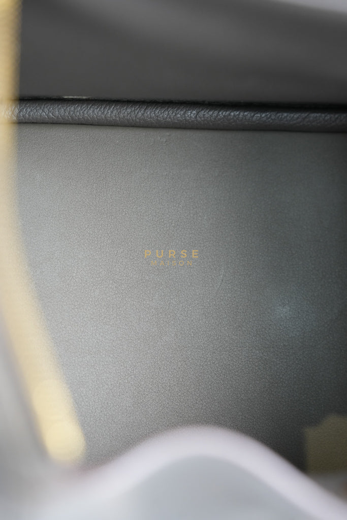 Hermes Lindy 26 in Taupe Evercolor Leather & Gold Hardware Stamp Z (2021) - Image 31