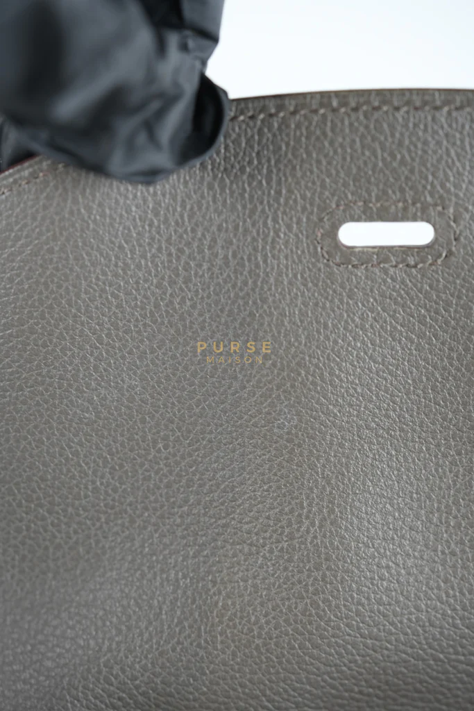Hermes Lindy 26 in Taupe Evercolor Leather & Gold Hardware Stamp Z (2021) - Image 33