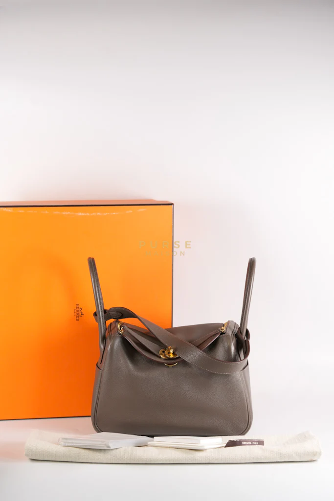 Hermes Lindy 26 in Taupe Evercolor Leather & Gold Hardware Stamp Z (2021) - Image 46