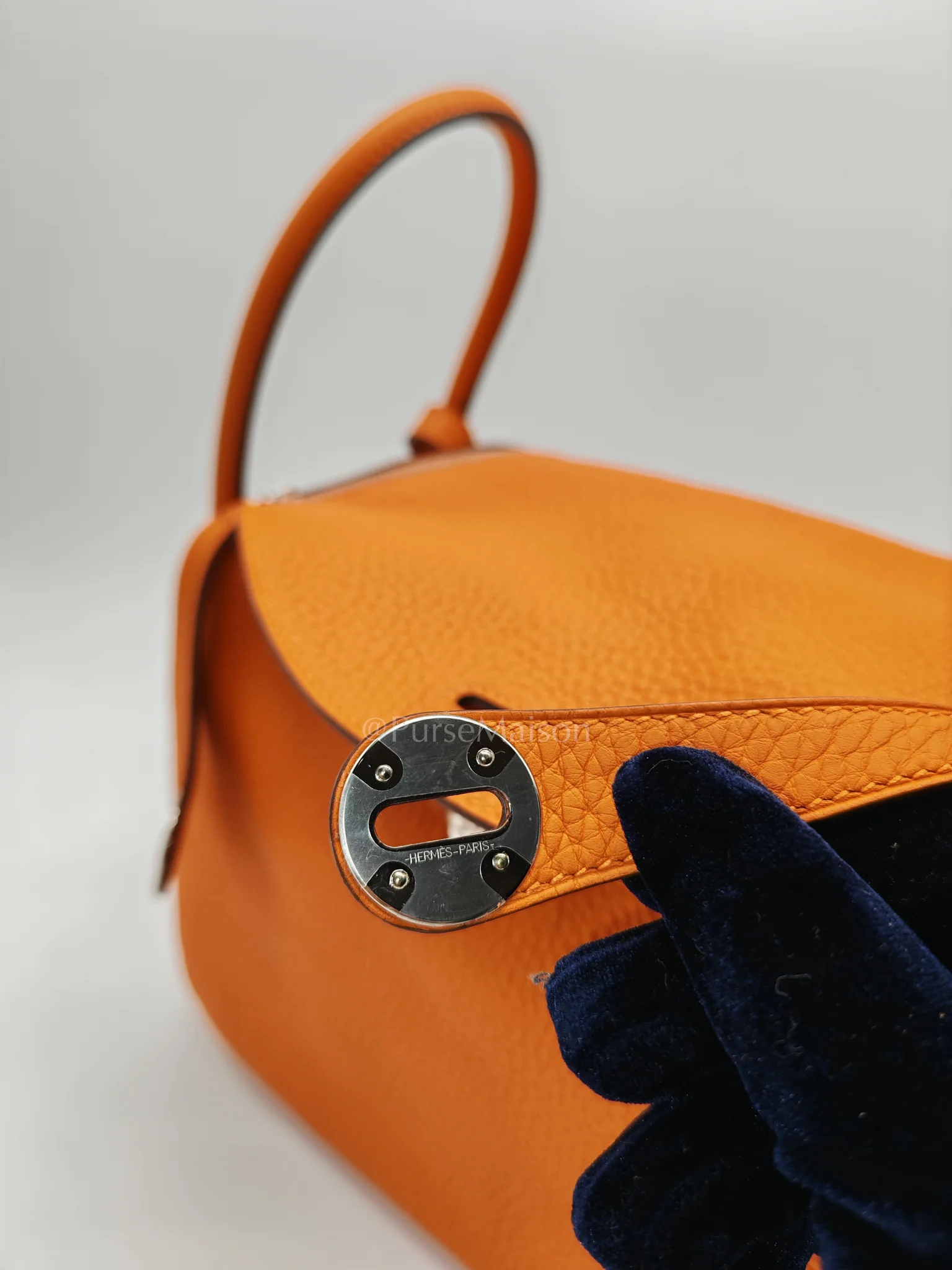 Hermes Lindy 26 in Orange Clemence Leather and Palladium Hardware Stamp B (2023) - Image 17