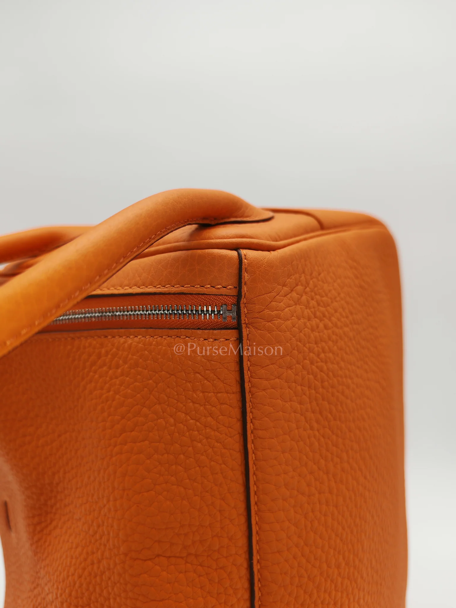 Hermes Lindy 26 in Orange Clemence Leather and Palladium Hardware Stamp B (2023) - Image 18
